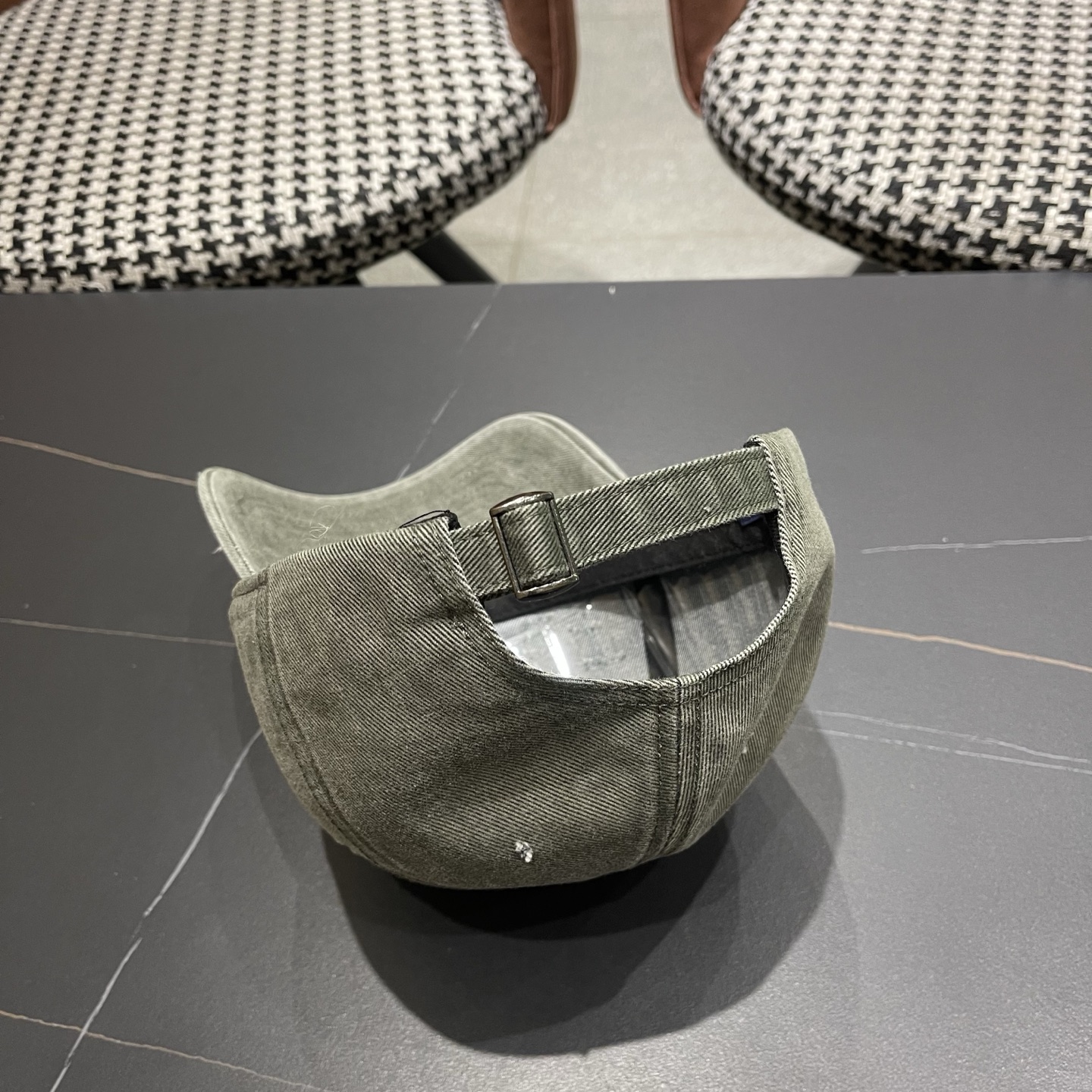 LV路易威登 新款春季帽子复古做旧破洞磨边字母棒球帽宽帽檐大脸显脸小