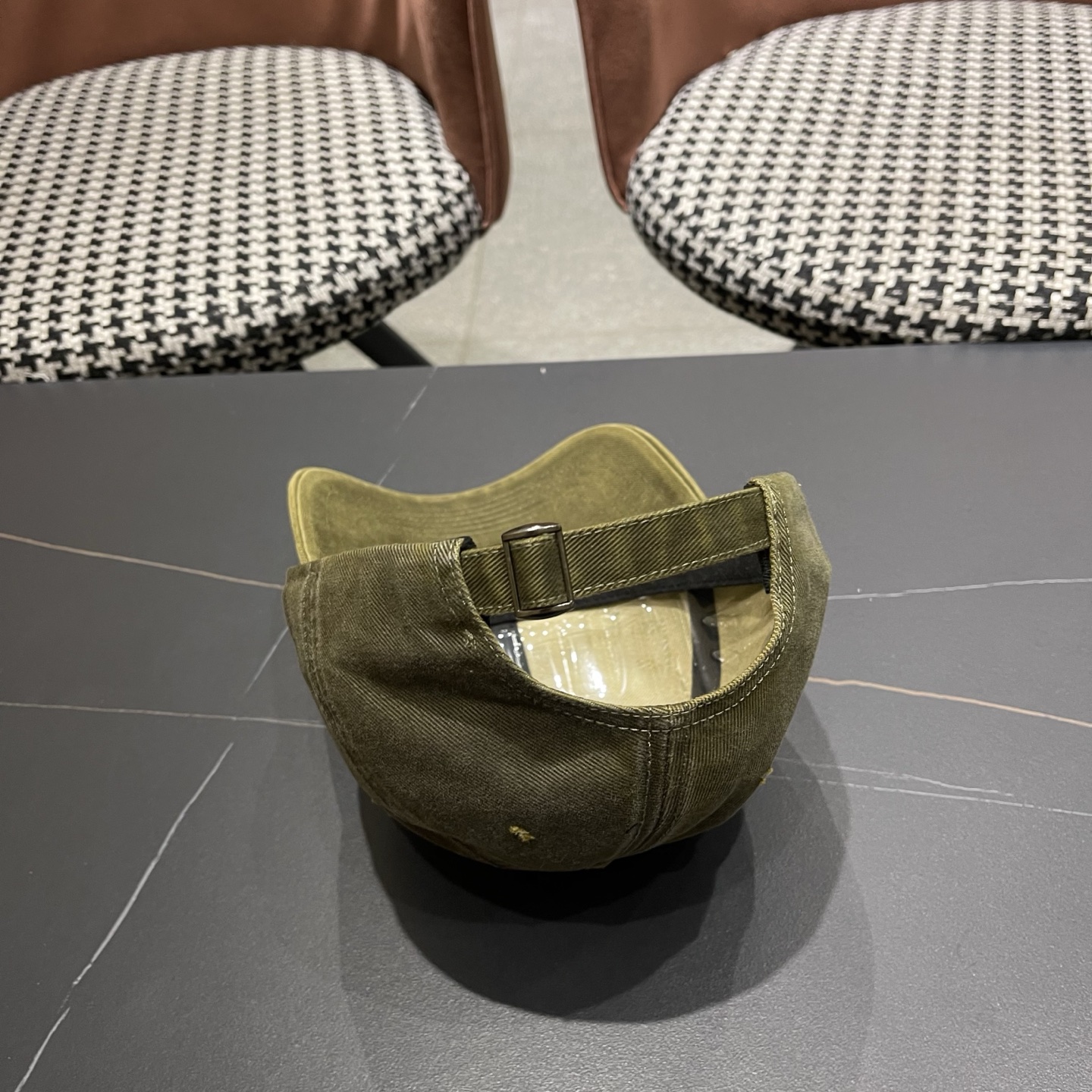 LV路易威登 新款春季帽子复古做旧破洞磨边字母棒球帽宽帽檐大脸显脸小