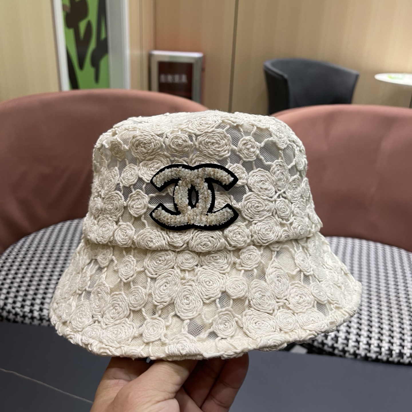 CHANEL香奈儿韩版新款镂空钩花蕾丝盆帽春夏女花朵刺绣渔夫帽显脸小欧根纱仙女