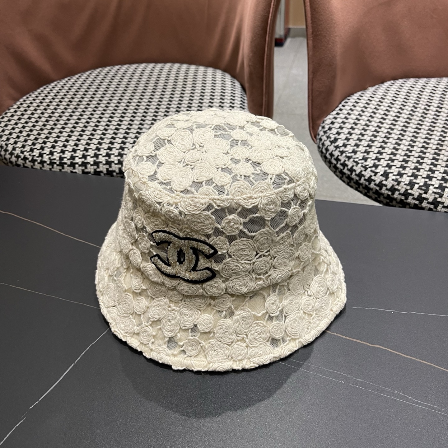 CHANEL香奈儿韩版新款镂空钩花蕾丝盆帽春夏女花朵刺绣渔夫帽显脸小欧根纱仙女