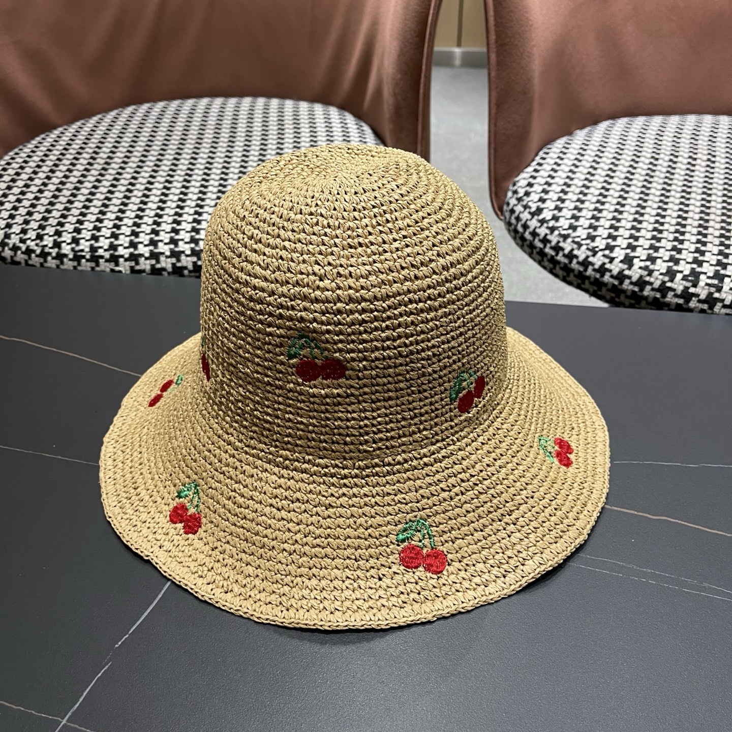 LV路易威登 彩虹编织草帽渔夫帽女 2026新款百搭防晒帽子遮阳帽海边出游沙滩帽