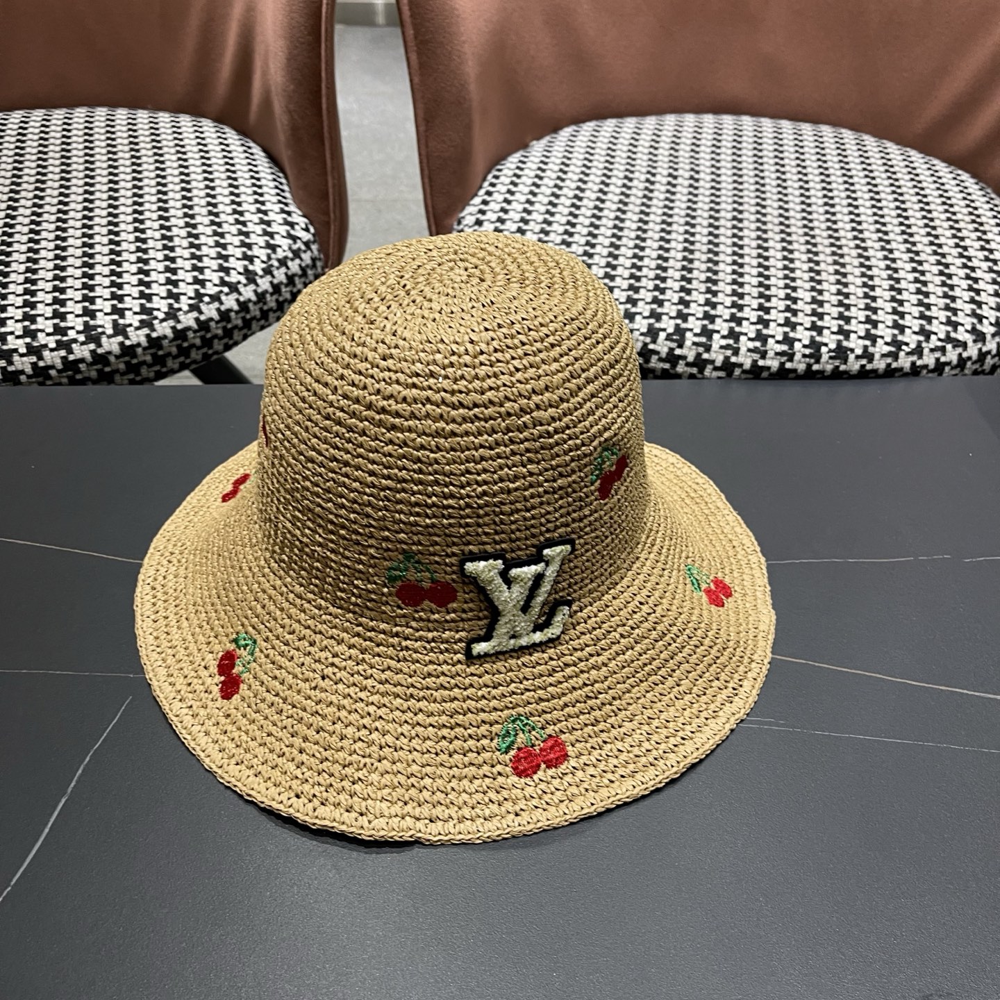 LV路易威登 彩虹编织草帽渔夫帽女 2026新款百搭防晒帽子遮阳帽海边出游沙滩帽