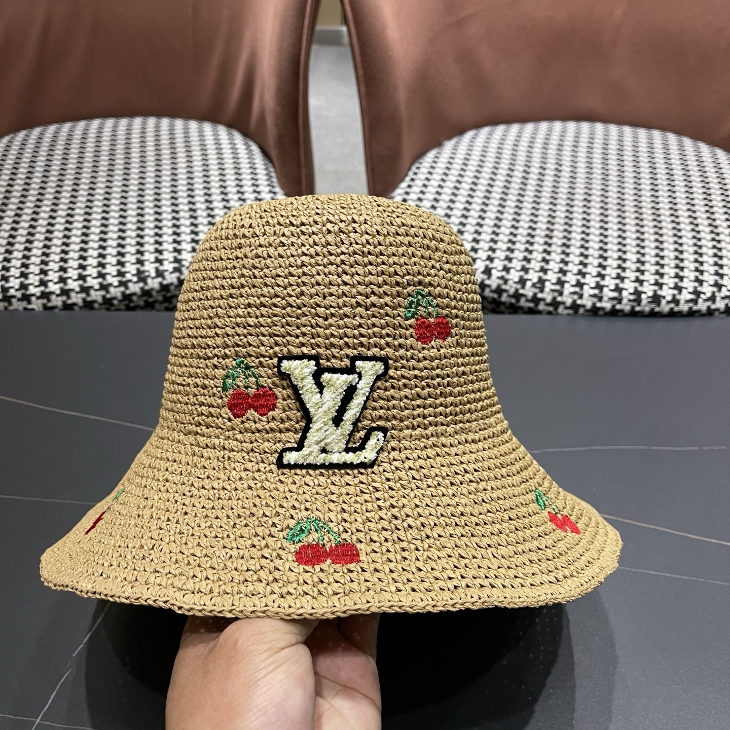 LV路易威登 彩虹编织草帽渔夫帽女 2026新款百搭防晒帽子遮阳帽海边出游沙滩帽