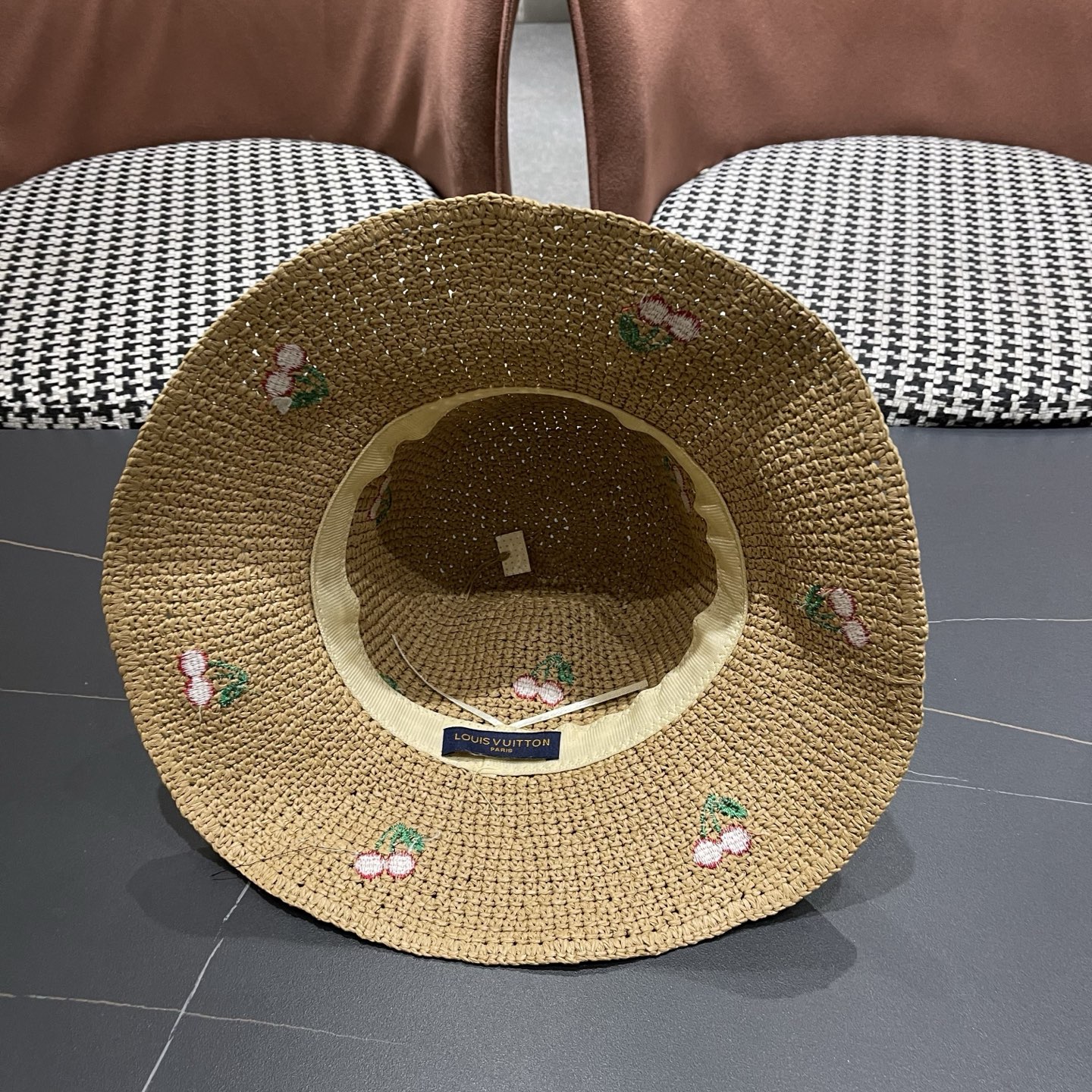 LV路易威登 彩虹编织草帽渔夫帽女 2026新款百搭防晒帽子遮阳帽海边出游沙滩帽