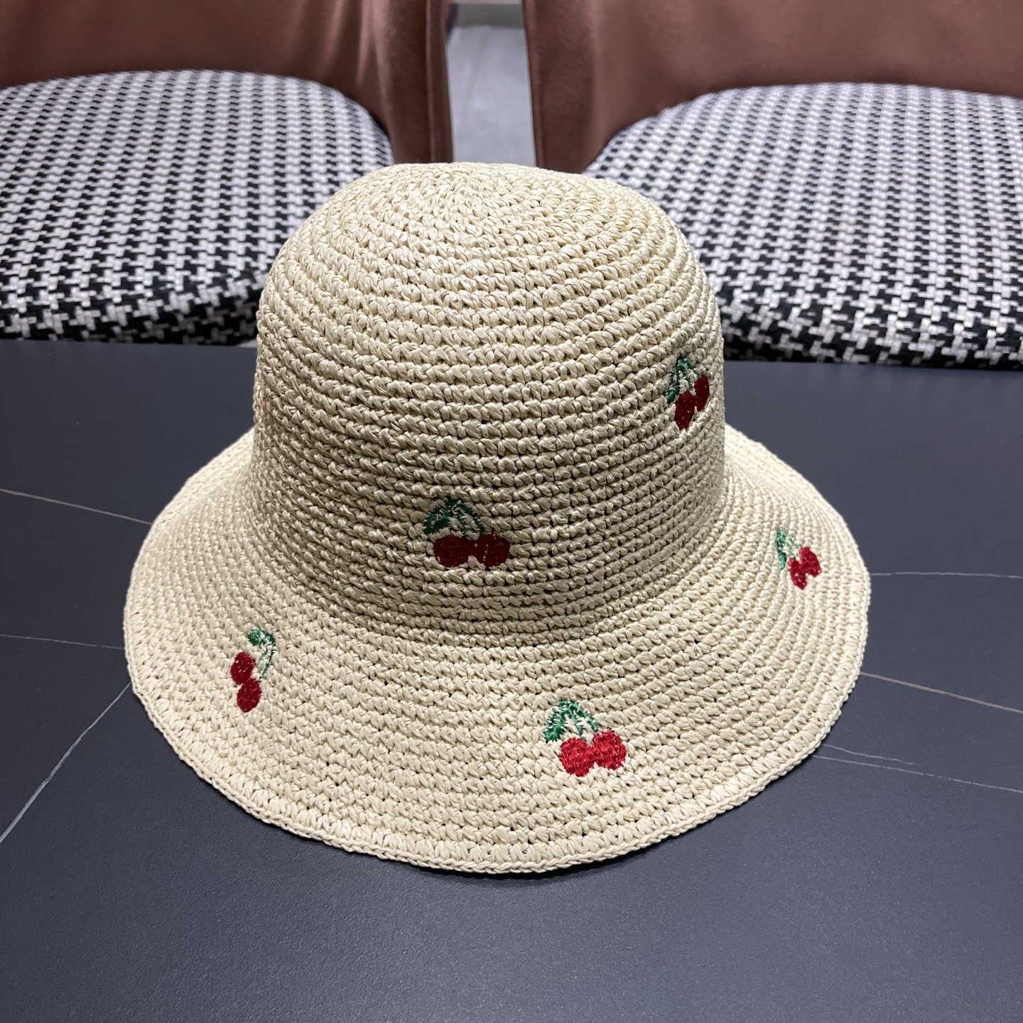 LV路易威登 彩虹编织草帽渔夫帽女 2026新款百搭防晒帽子遮阳帽海边出游沙滩帽