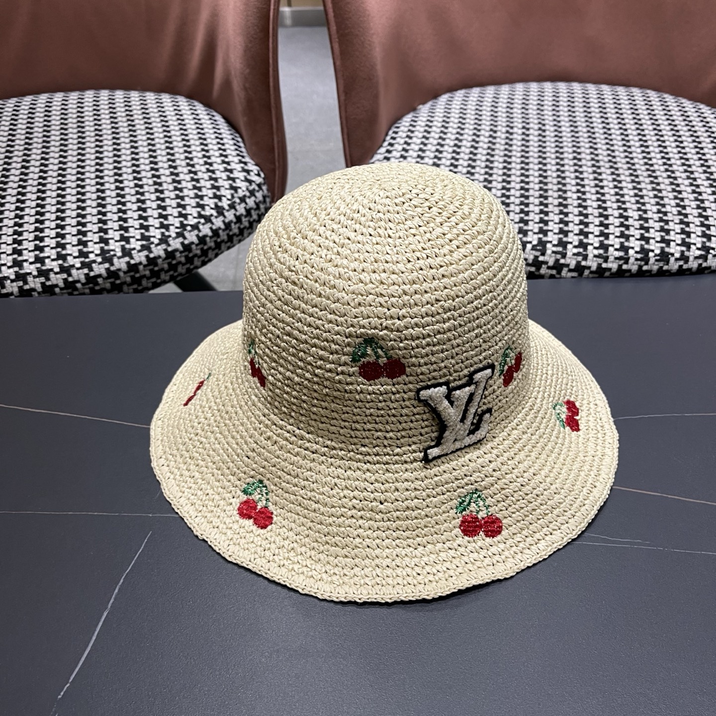 LV路易威登 彩虹编织草帽渔夫帽女 2026新款百搭防晒帽子遮阳帽海边出游沙滩帽