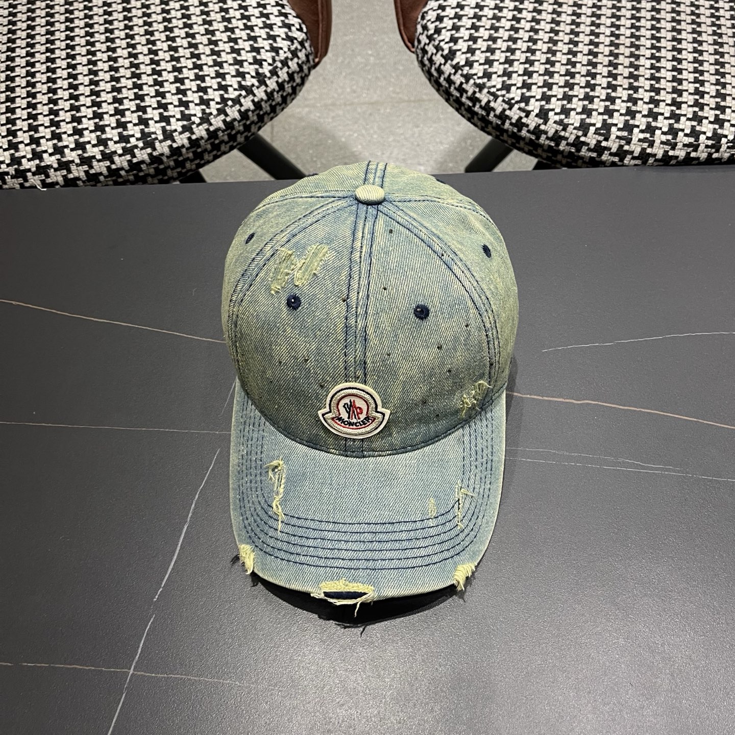 MONCLER蒙口带钻牛仔棒球帽🧢，欧美重工手法，曰韩潮流，时尚大气，帅哥美女必入款❤️❤️旅游出行必备