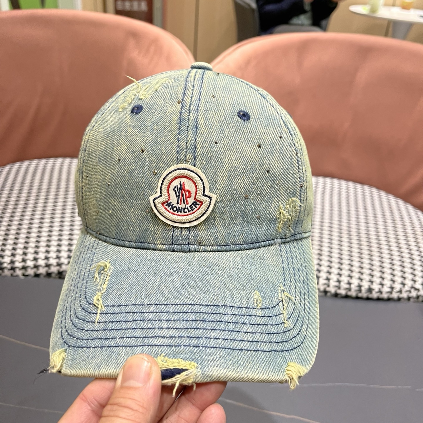 MONCLER蒙口带钻牛仔棒球帽🧢，欧美重工手法，曰韩潮流，时尚大气，帅哥美女必入款❤️❤️旅游出行必备