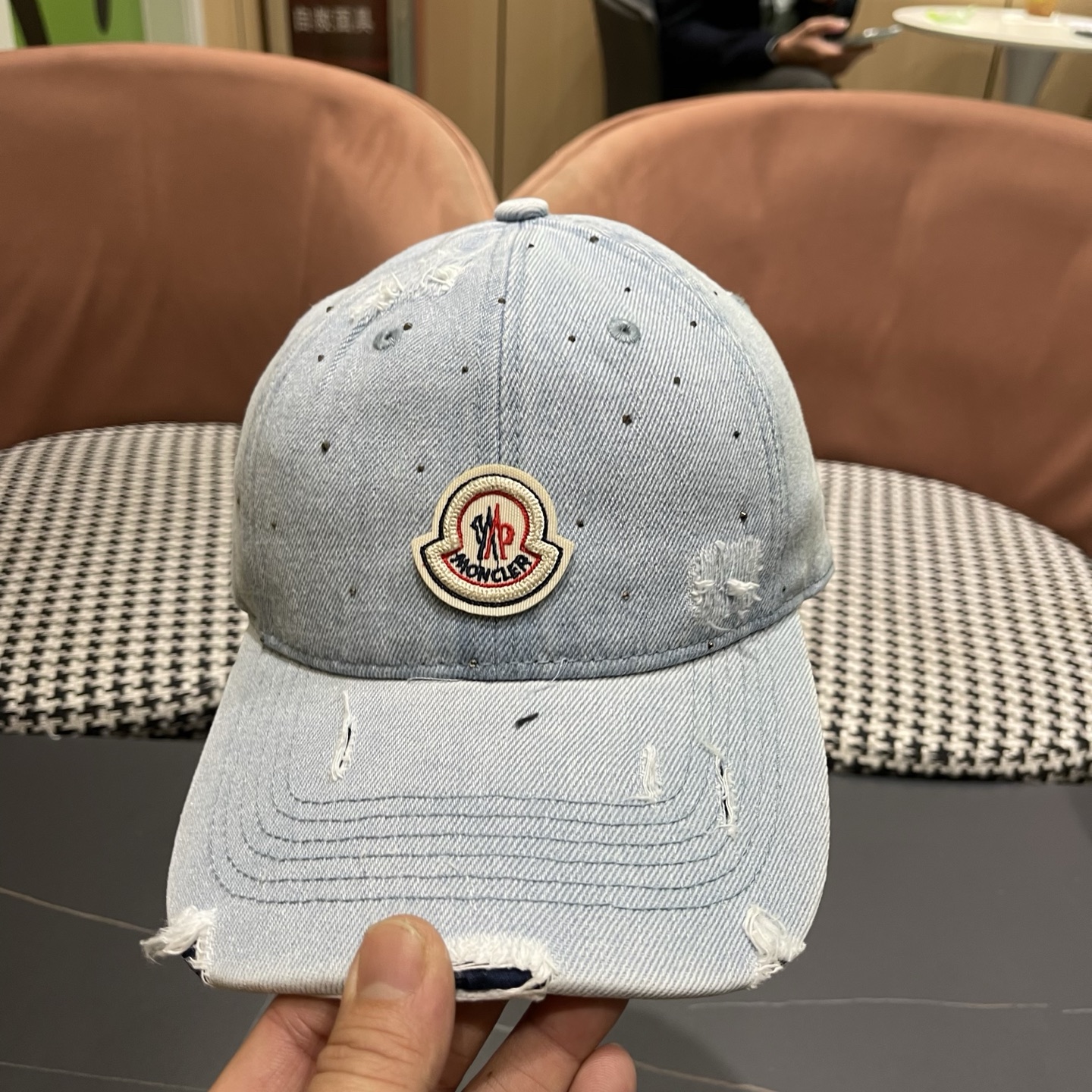 MONCLER蒙口带钻牛仔棒球帽🧢，欧美重工手法，曰韩潮流，时尚大气，帅哥美女必入款❤️❤️旅游出行必备