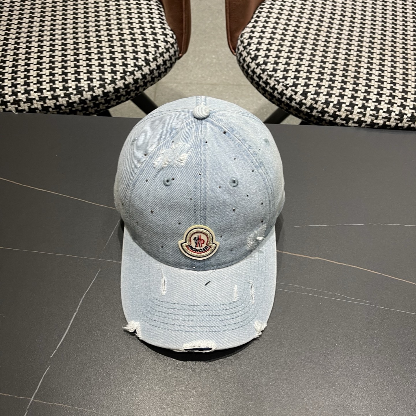 MONCLER蒙口带钻牛仔棒球帽🧢，欧美重工手法，曰韩潮流，时尚大气，帅哥美女必入款❤️❤️旅游出行必备