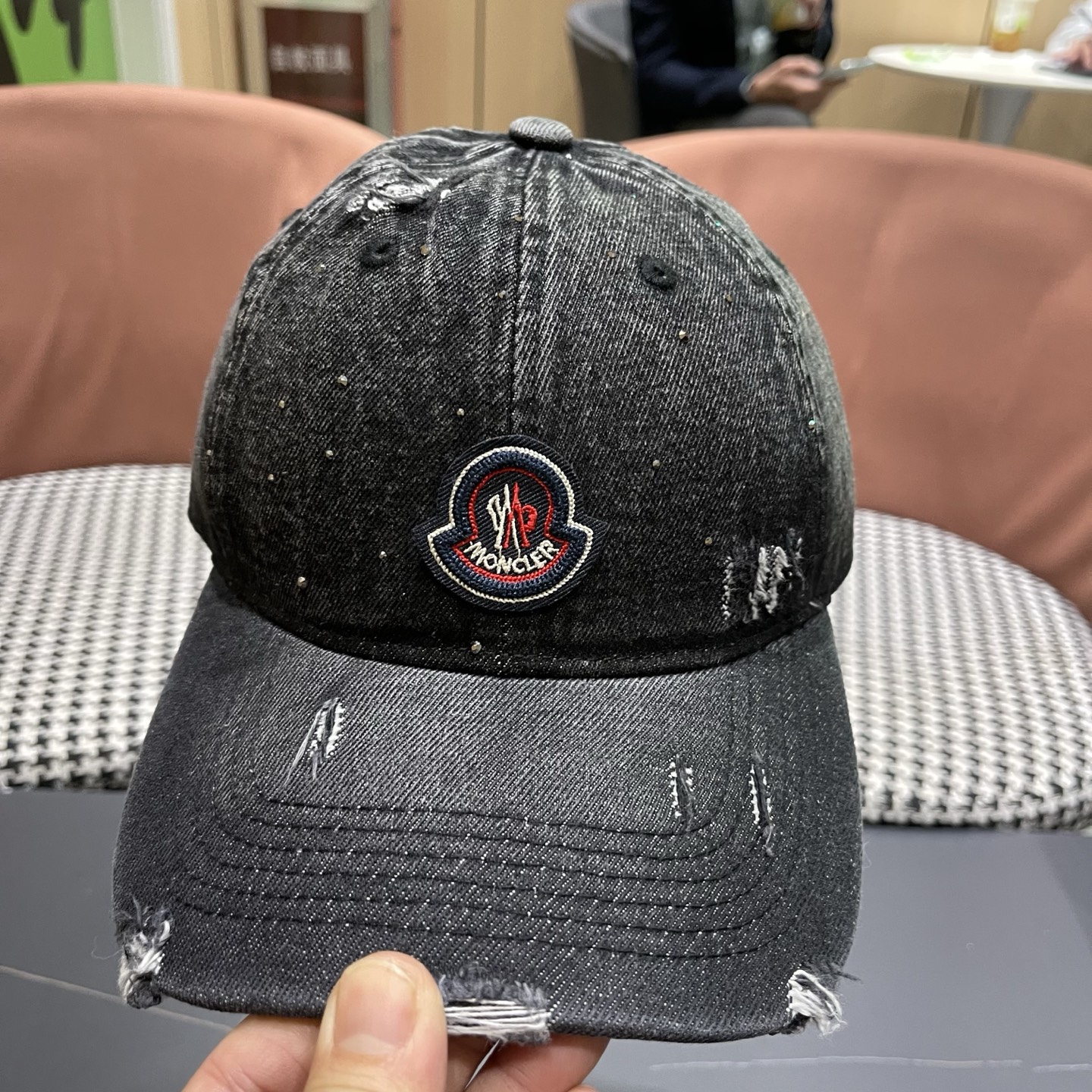 MONCLER蒙口带钻牛仔棒球帽🧢，欧美重工手法，曰韩潮流，时尚大气，帅哥美女必入款❤️❤️旅游出行必备