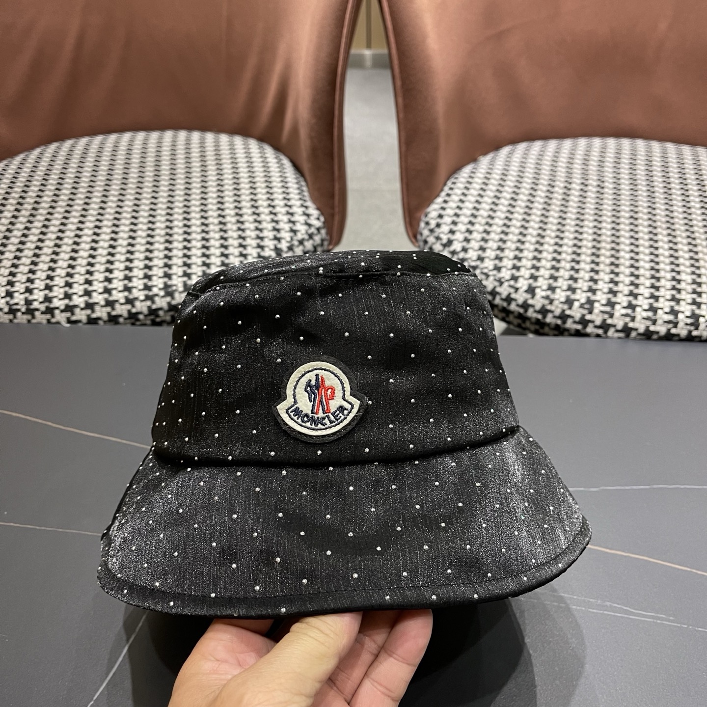 MONCLER（蒙口）韩版水钻渔夫帽女春夏显脸小时尚盆帽平顶可折叠新款遮阳防晒帽子