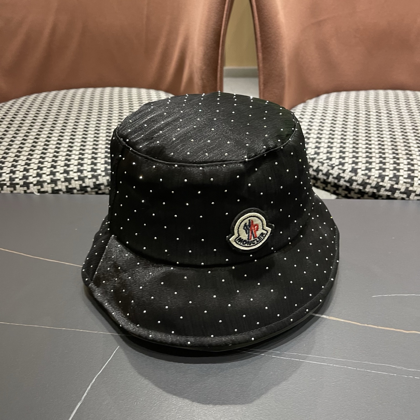 MONCLER（蒙口）韩版水钻渔夫帽女春夏显脸小时尚盆帽平顶可折叠新款遮阳防晒帽子