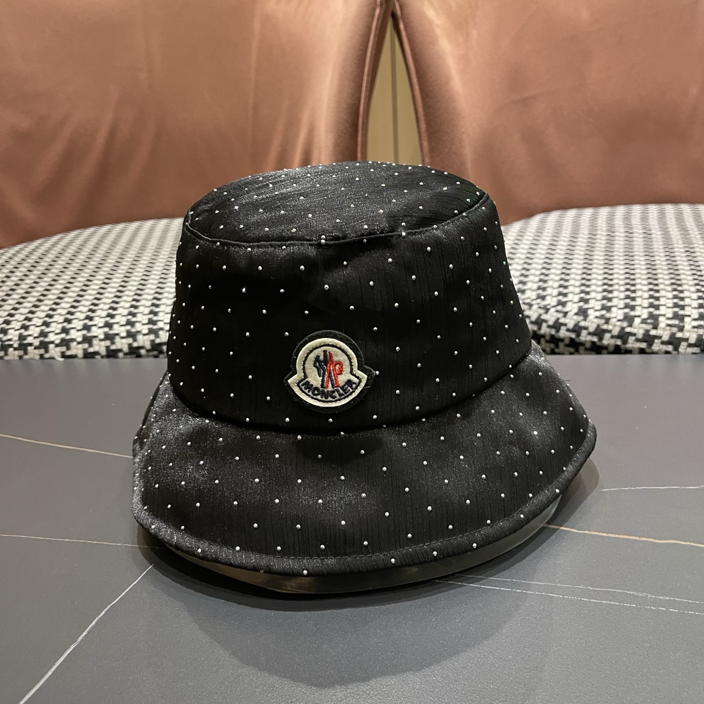 MONCLER（蒙口）韩版水钻渔夫帽女春夏显脸小时尚盆帽平顶可折叠新款遮阳防晒帽子