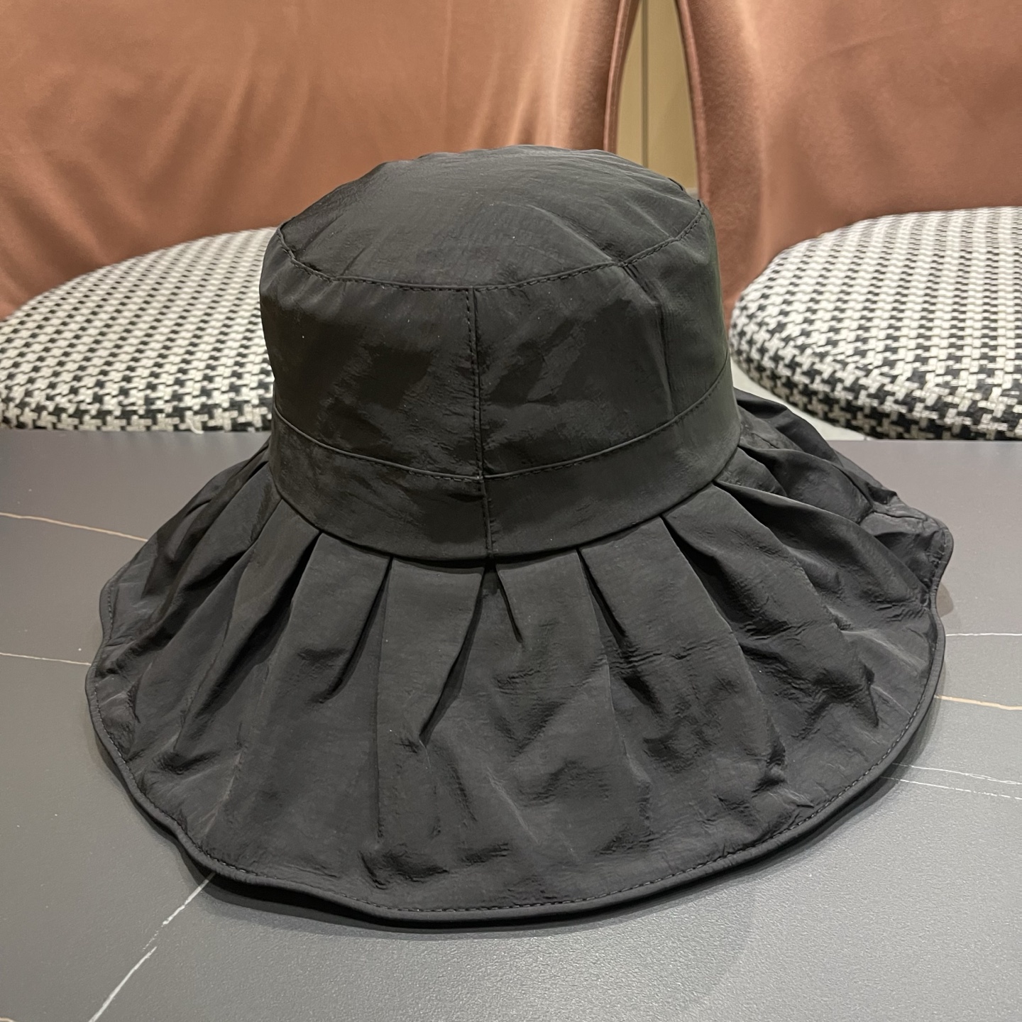 BALENCIAGA巴黎世家夏季新款渔夫帽，简约休闲百搭款，头围57cm