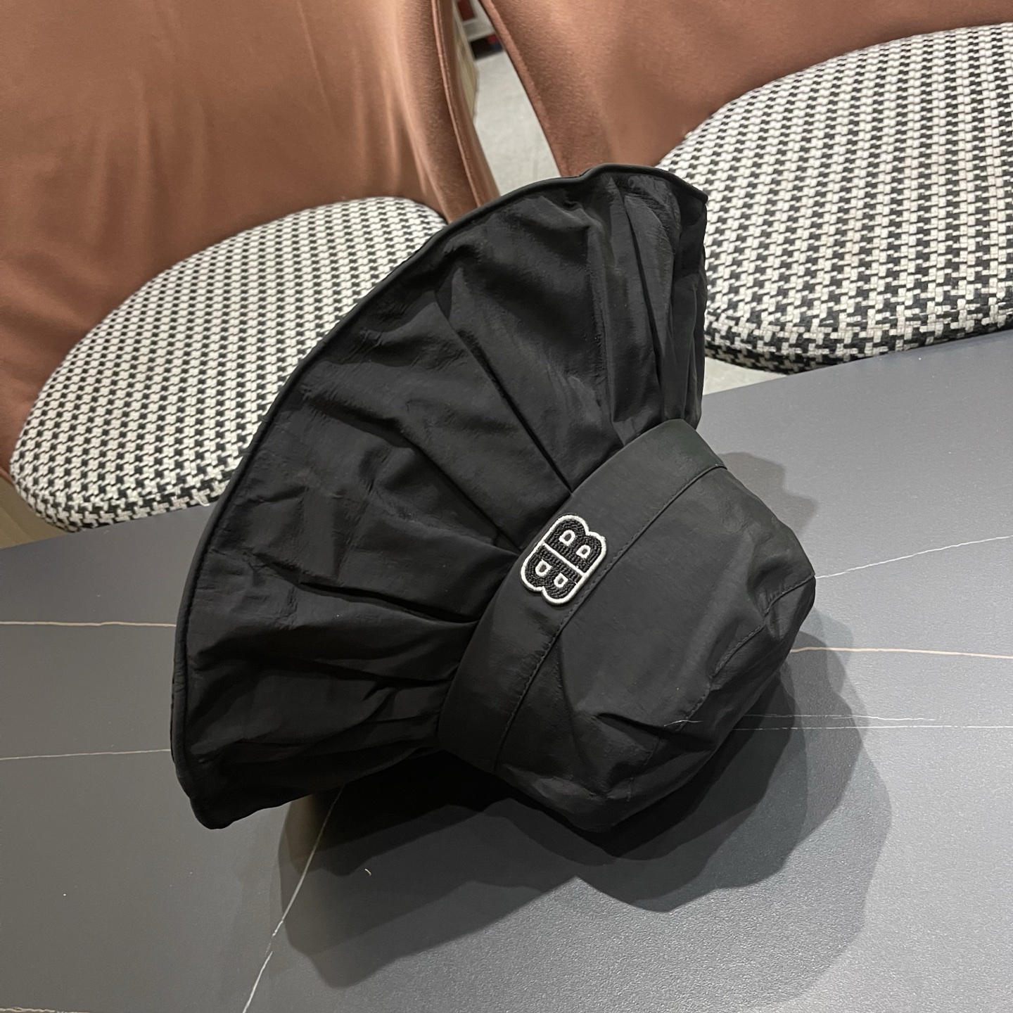 BALENCIAGA巴黎世家夏季新款渔夫帽，简约休闲百搭款，头围57cm