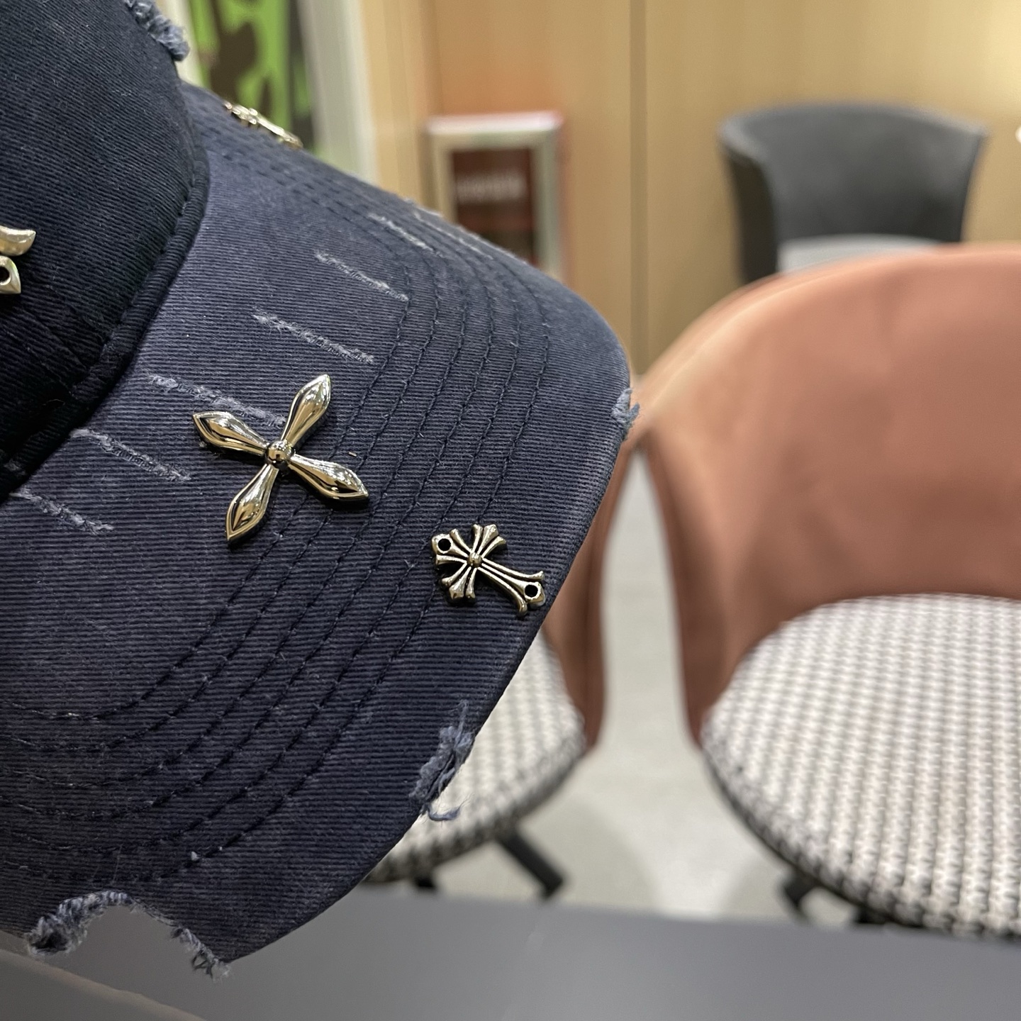 Chrome hearts 克罗心 新款十字架 高品质棒球帽，网红时尚博主同款！墙裂推荐！质量巨好！谁戴