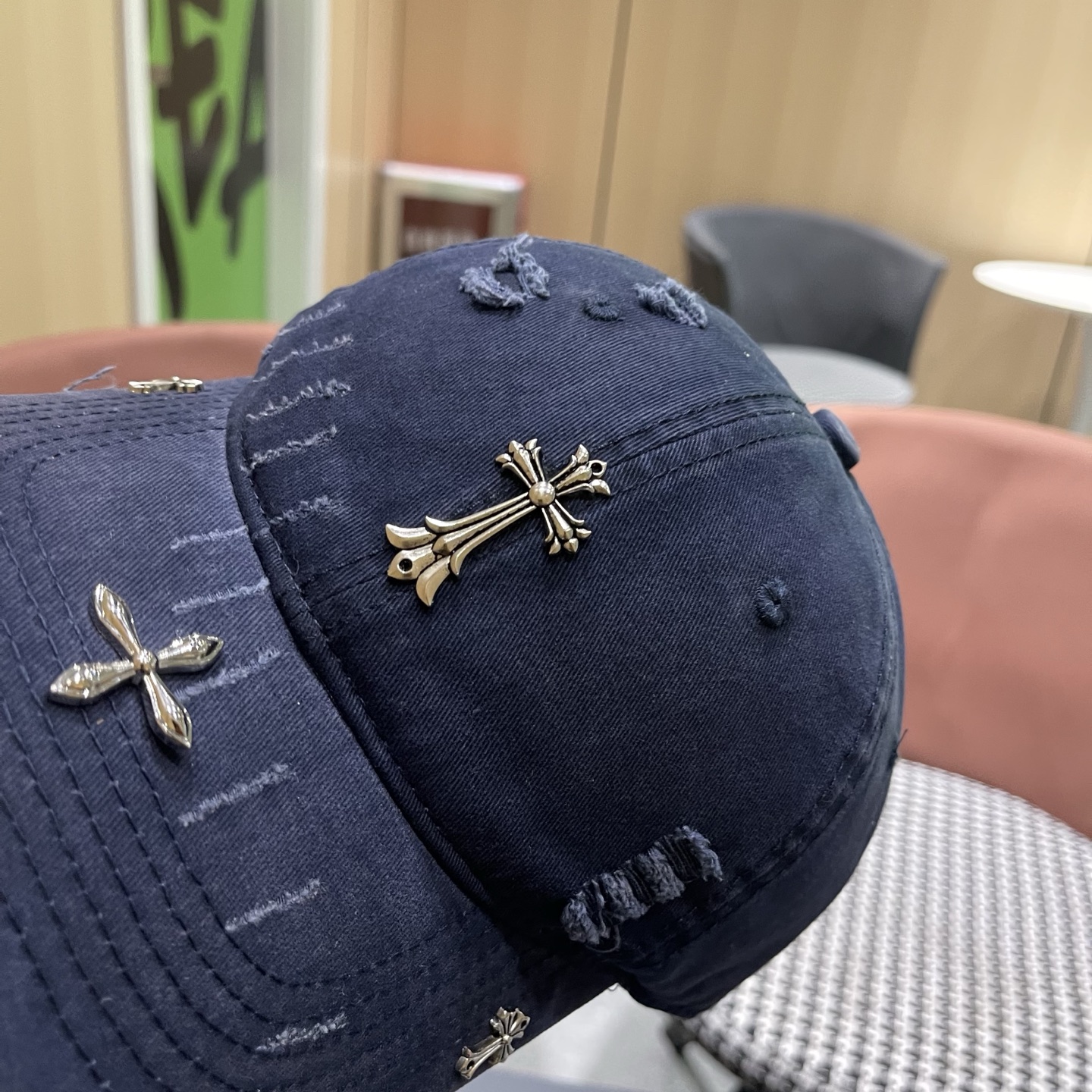 Chrome hearts 克罗心 新款十字架 高品质棒球帽，网红时尚博主同款！墙裂推荐！质量巨好！谁戴