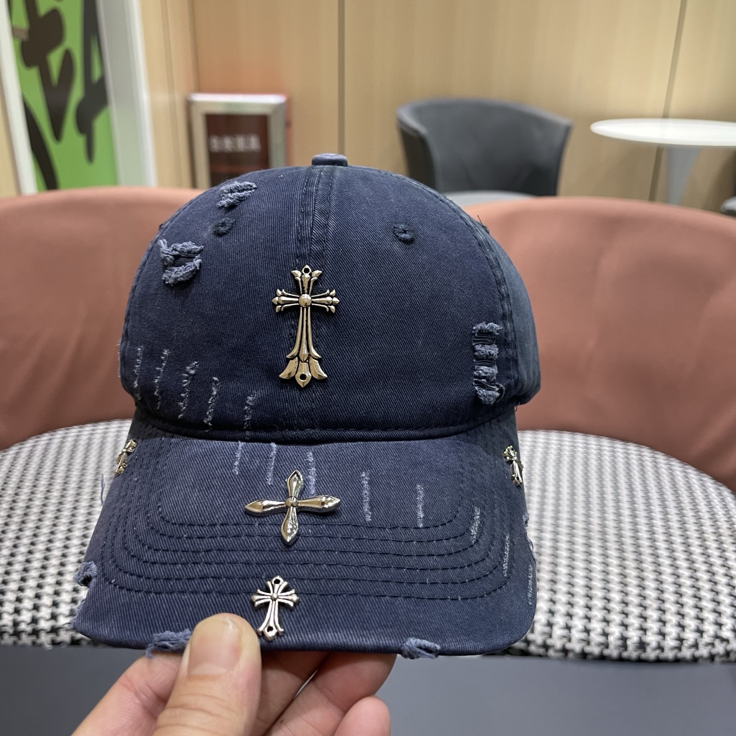 Chrome hearts 克罗心 新款十字架 高品质棒球帽，网红时尚博主同款！墙裂推荐！质量巨好！谁戴