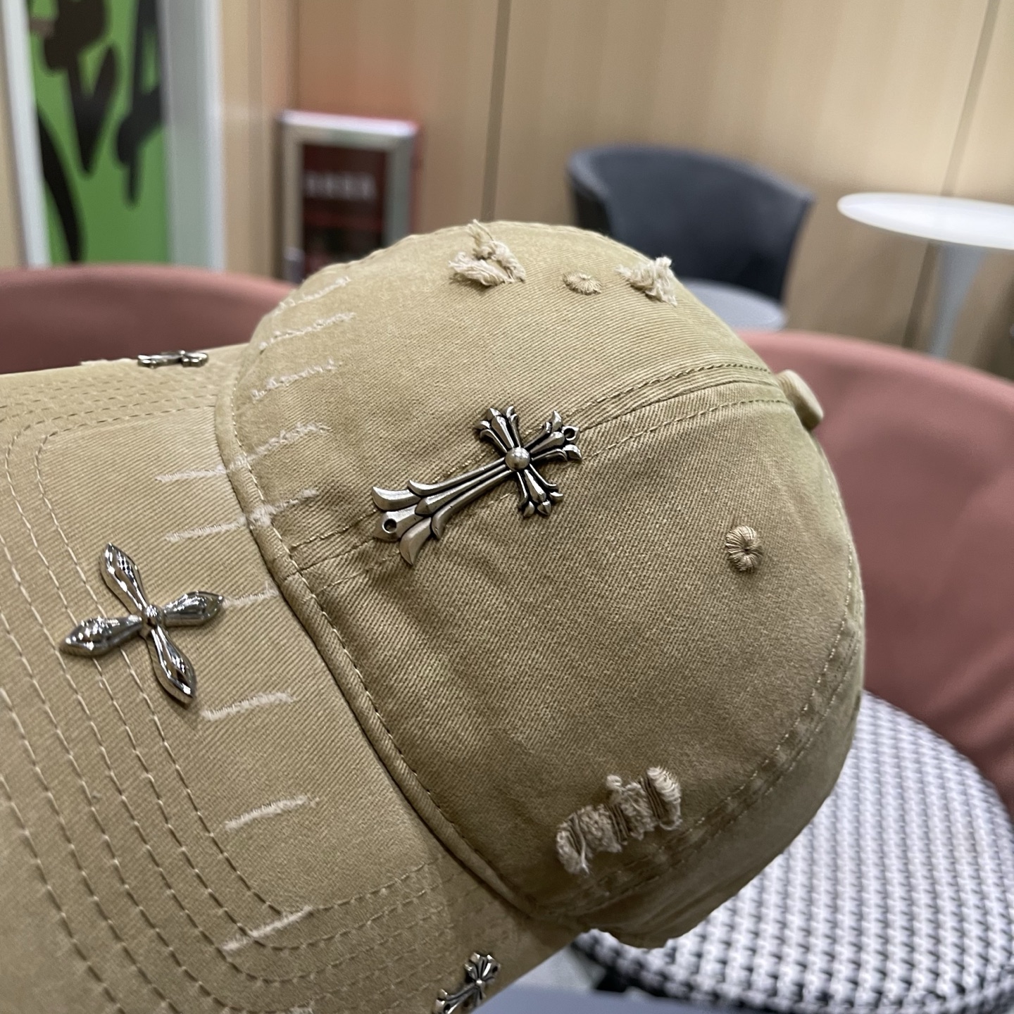 Chrome hearts 克罗心 新款十字架 高品质棒球帽，网红时尚博主同款！墙裂推荐！质量巨好！谁戴