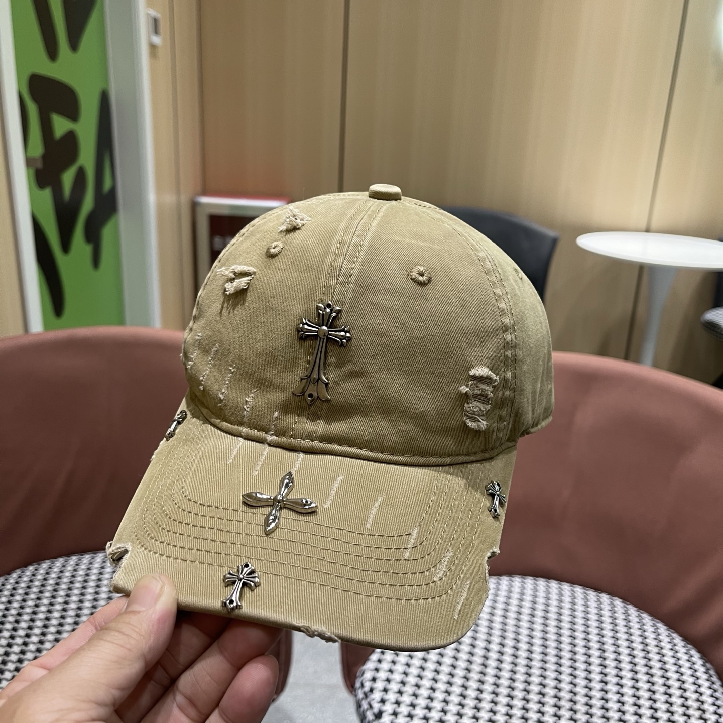 Chrome hearts 克罗心 新款十字架 高品质棒球帽，网红时尚博主同款！墙裂推荐！质量巨好！谁戴