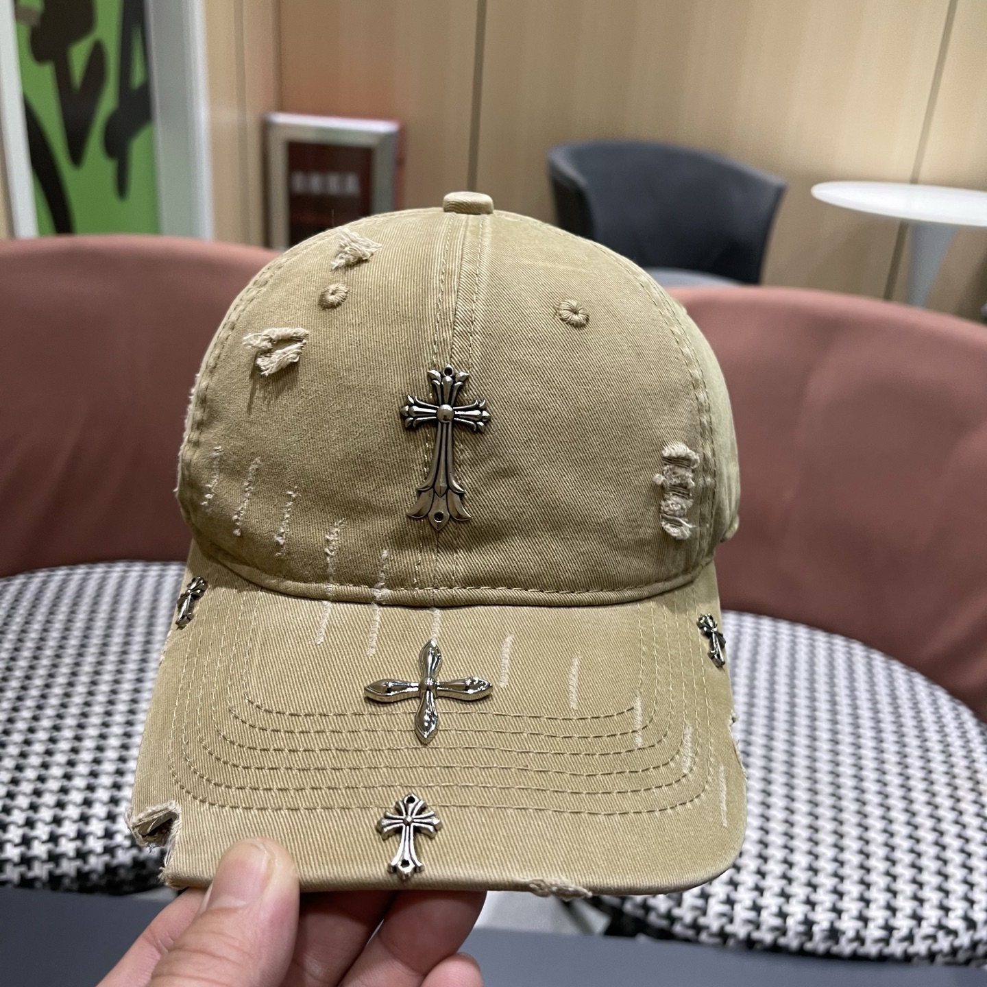 Chrome hearts 克罗心 新款十字架 高品质棒球帽，网红时尚博主同款！墙裂推荐！质量巨好！谁戴