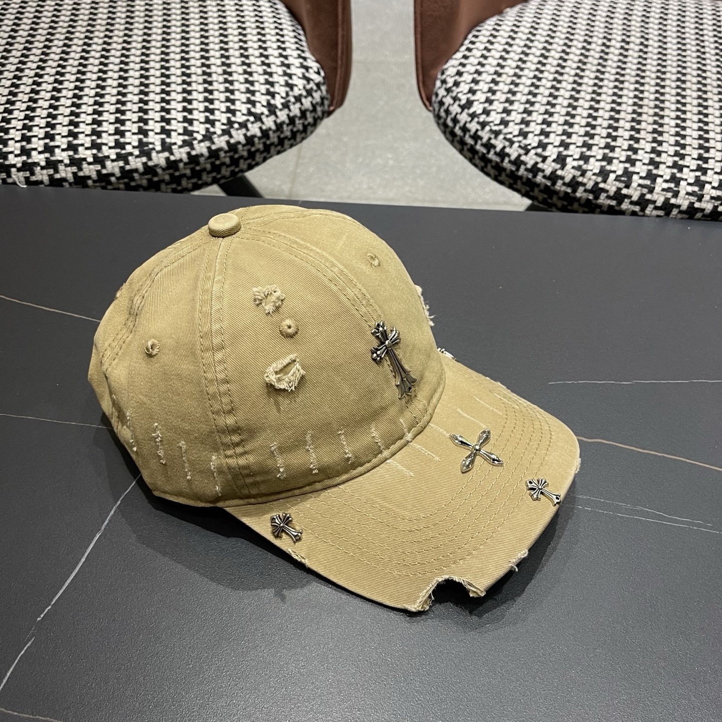 Chrome hearts 克罗心 新款十字架 高品质棒球帽，网红时尚博主同款！墙裂推荐！质量巨好！谁戴