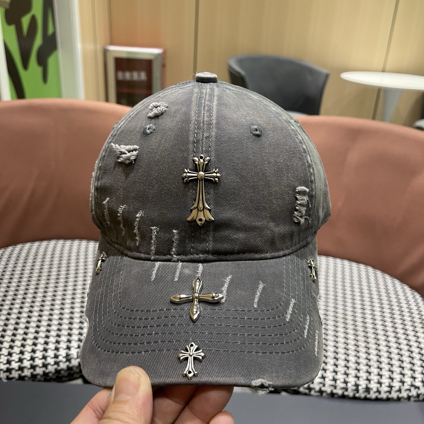 Chrome hearts 克罗心 新款十字架 高品质棒球帽，网红时尚博主同款！墙裂推荐！质量巨好！谁戴