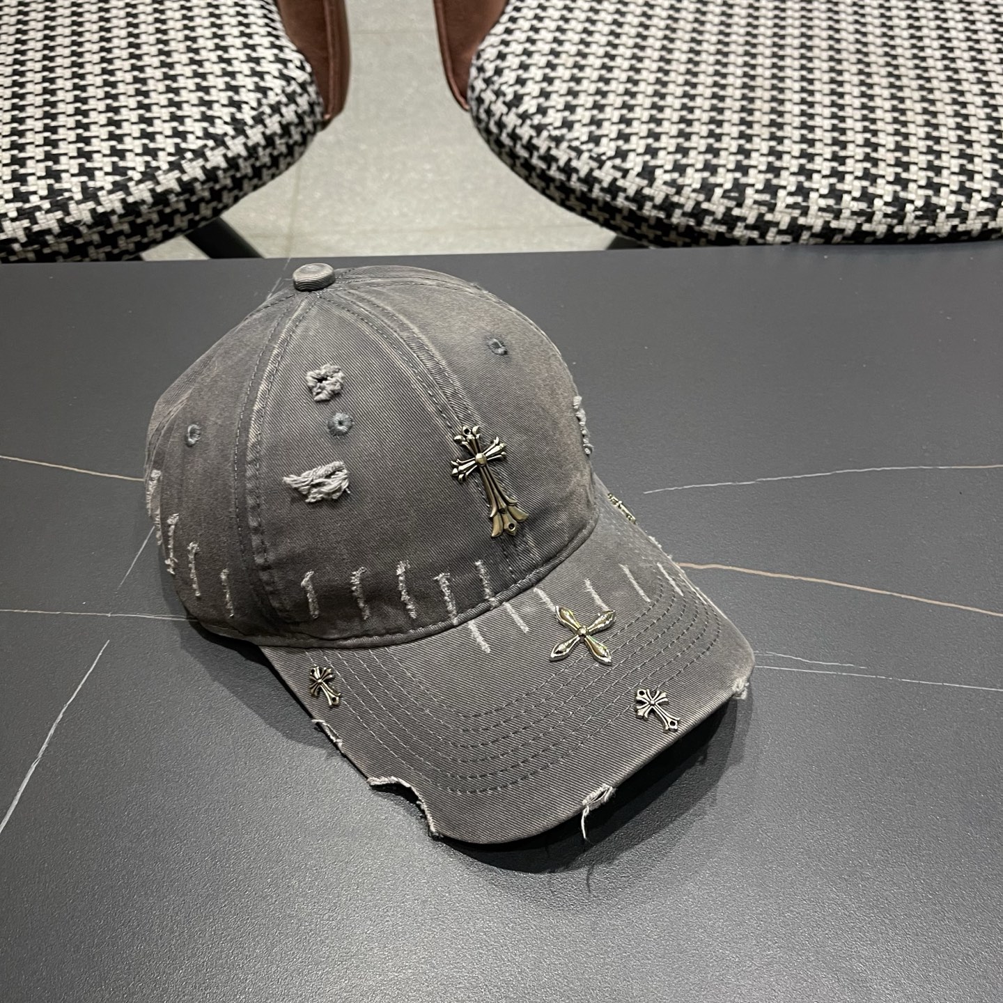 Chrome hearts 克罗心 新款十字架 高品质棒球帽，网红时尚博主同款！墙裂推荐！质量巨好！谁戴