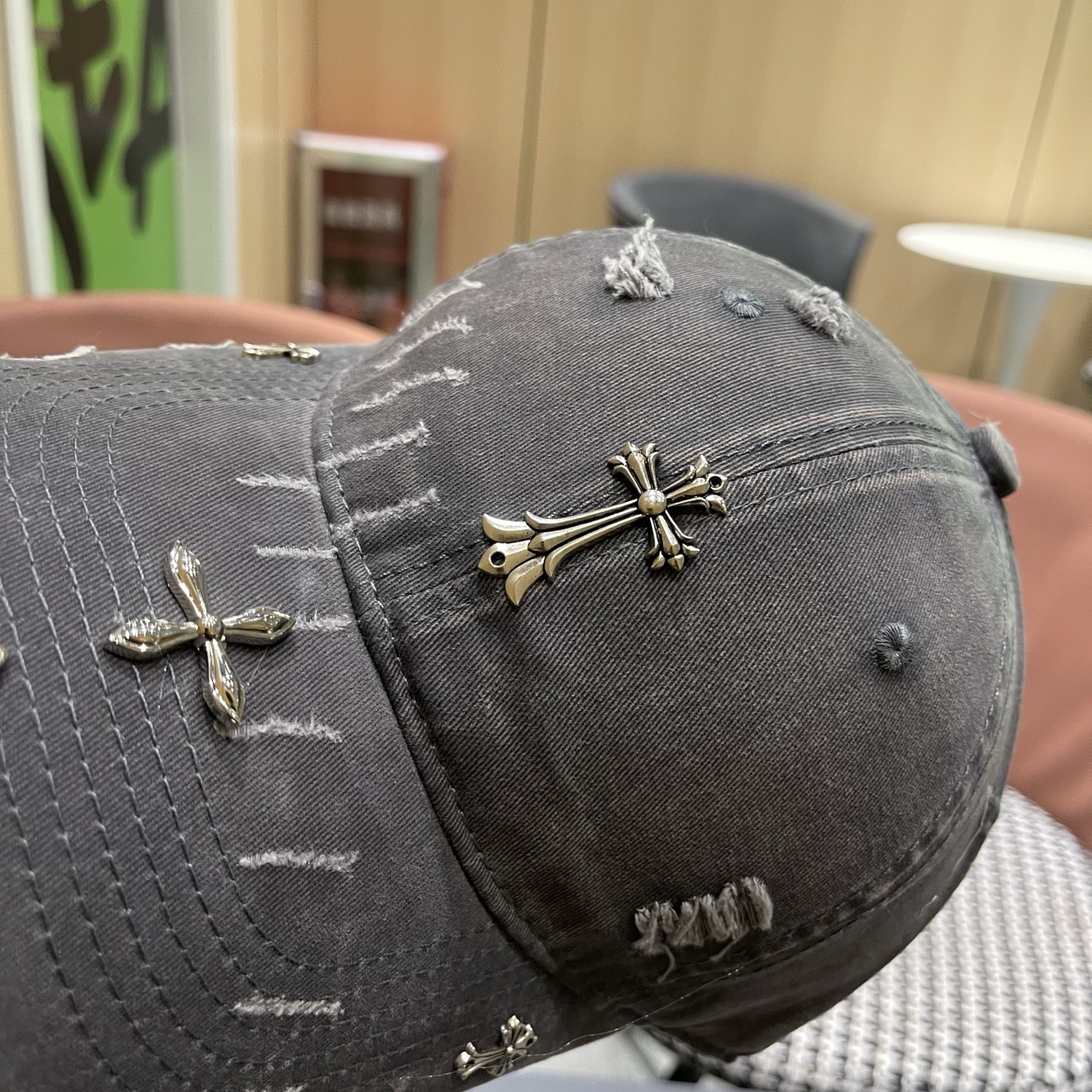 Chrome hearts 克罗心 新款十字架 高品质棒球帽，网红时尚博主同款！墙裂推荐！质量巨好！谁戴