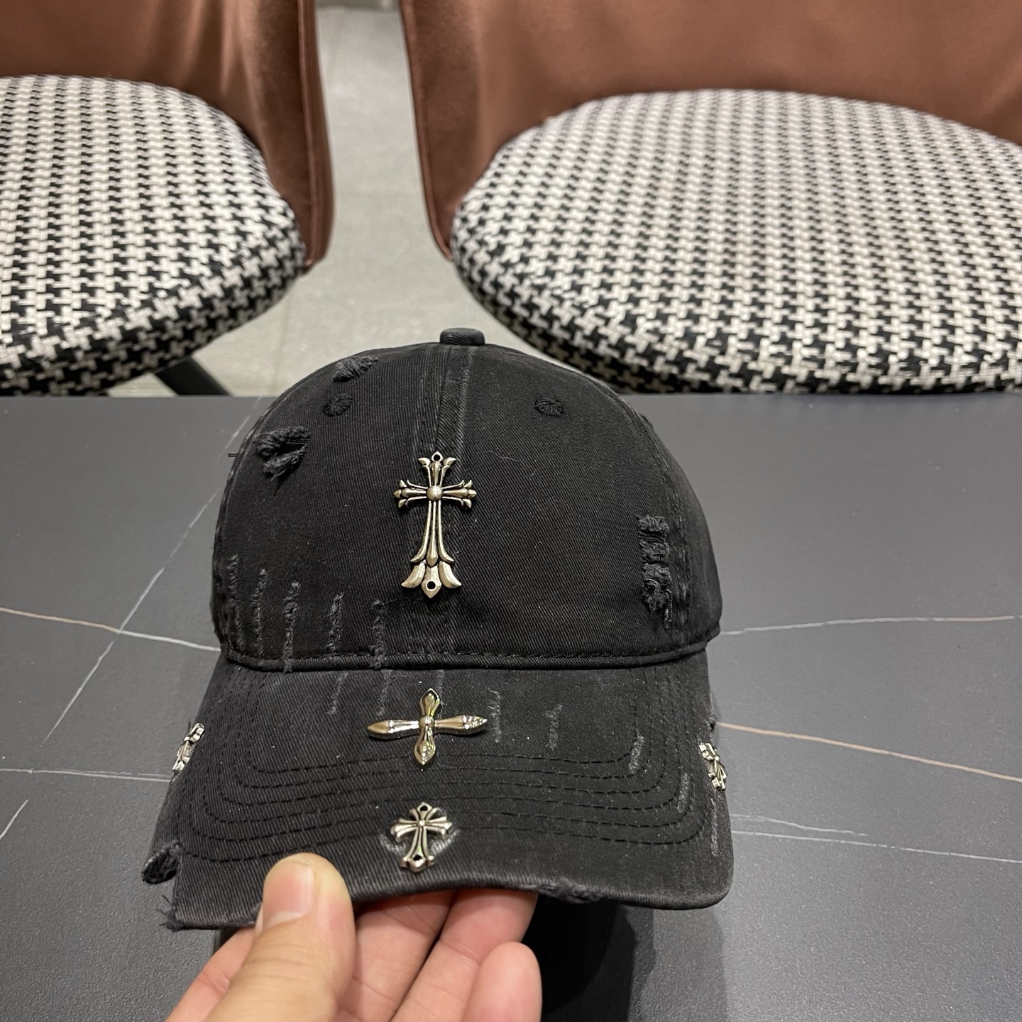Chrome hearts 克罗心 新款十字架 高品质棒球帽，网红时尚博主同款！墙裂推荐！质量巨好！谁戴