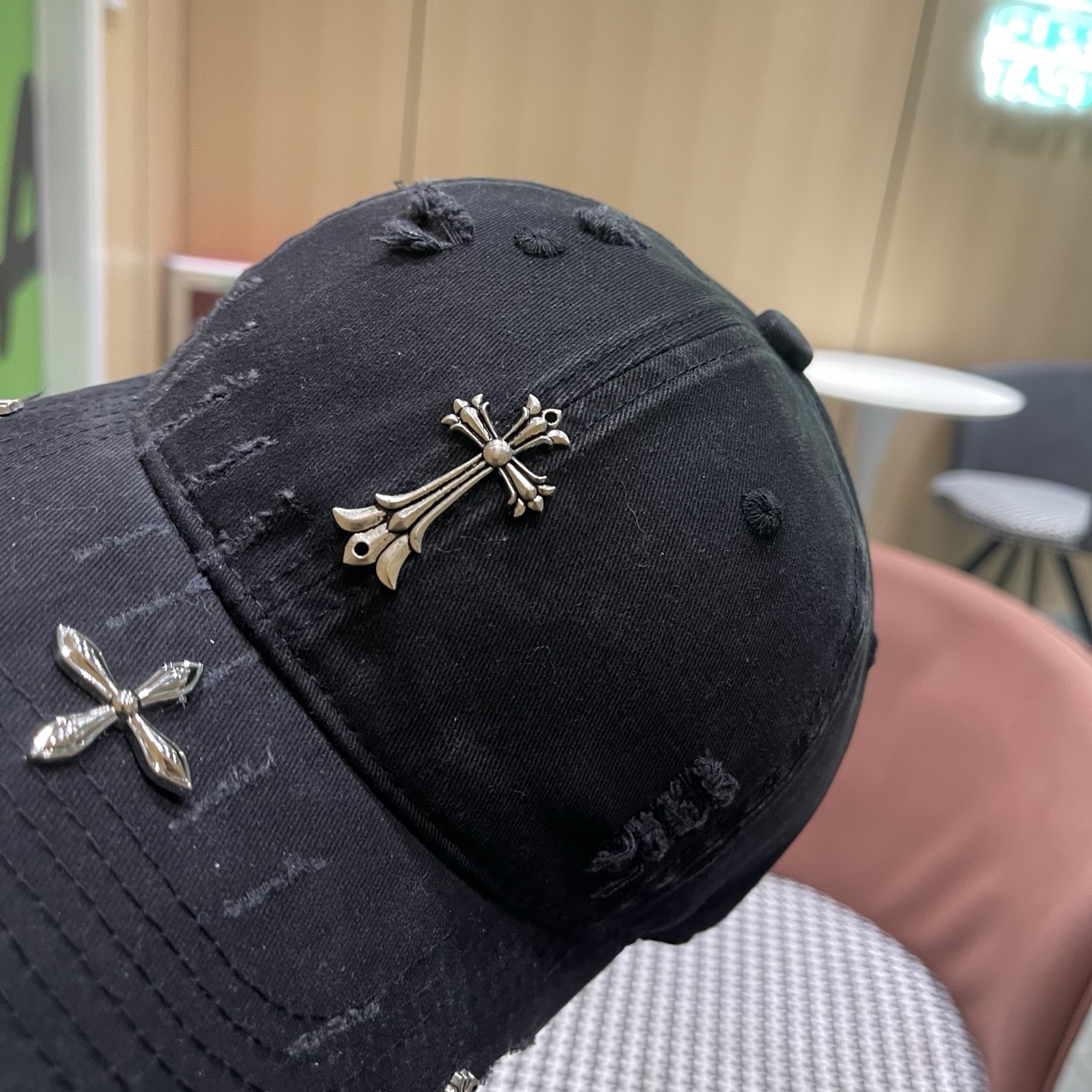 Chrome hearts 克罗心 新款十字架 高品质棒球帽，网红时尚博主同款！墙裂推荐！质量巨好！谁戴