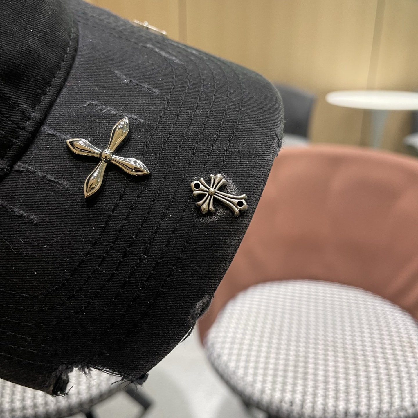 Chrome hearts 克罗心 新款十字架 高品质棒球帽，网红时尚博主同款！墙裂推荐！质量巨好！谁戴