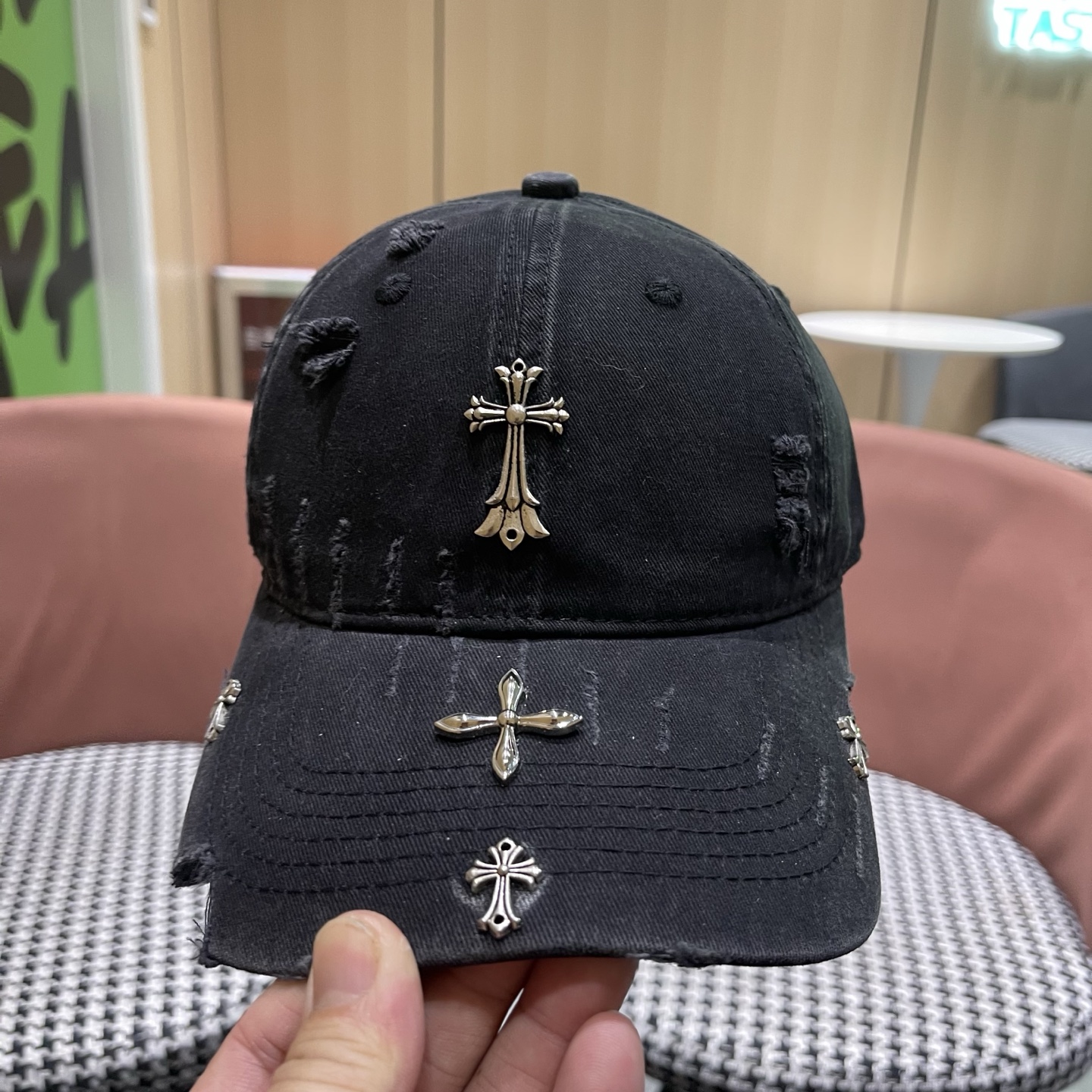 Chrome hearts 克罗心 新款十字架 高品质棒球帽，网红时尚博主同款！墙裂推荐！质量巨好！谁戴