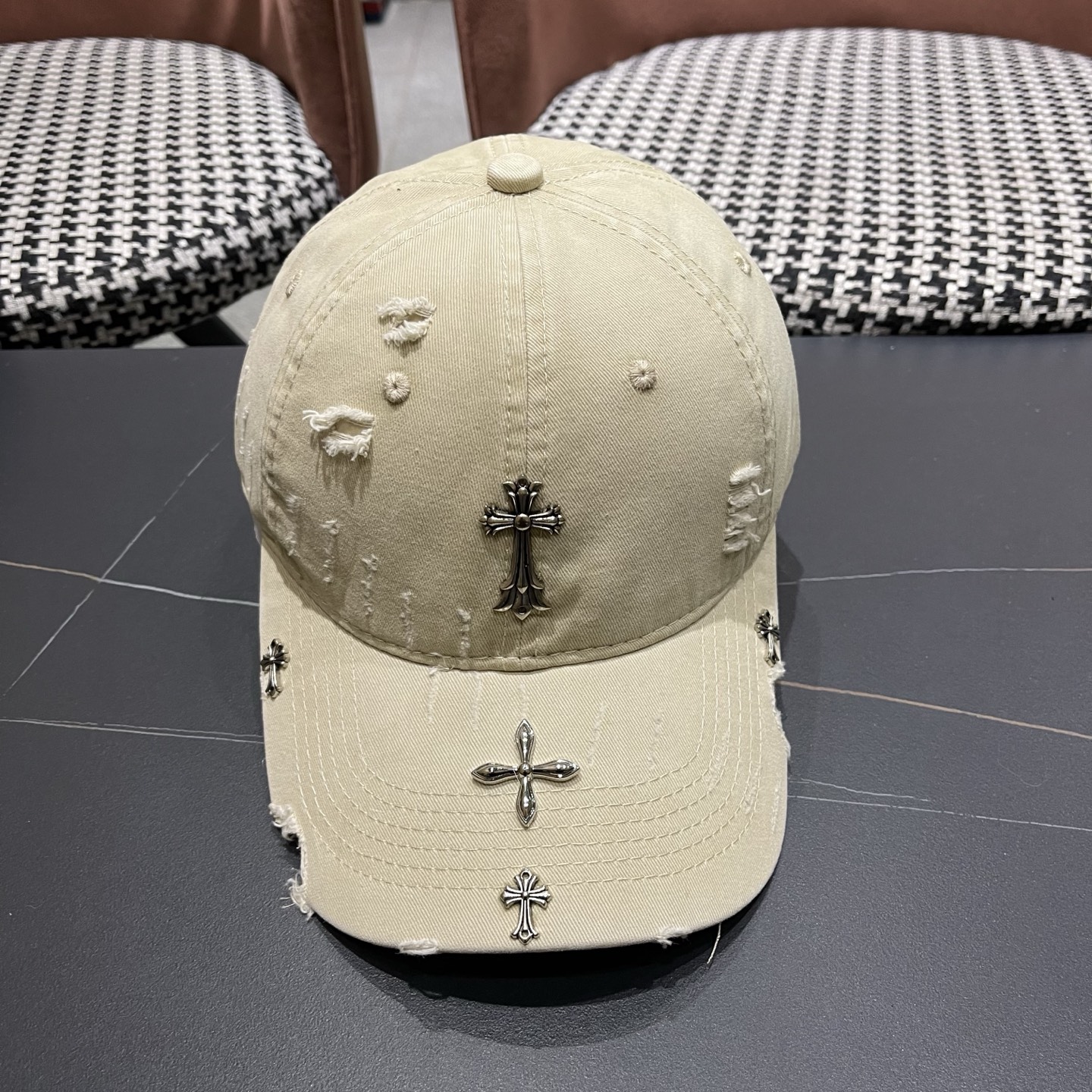 Chrome hearts 克罗心 新款十字架 高品质棒球帽，网红时尚博主同款！墙裂推荐！质量巨好！谁戴