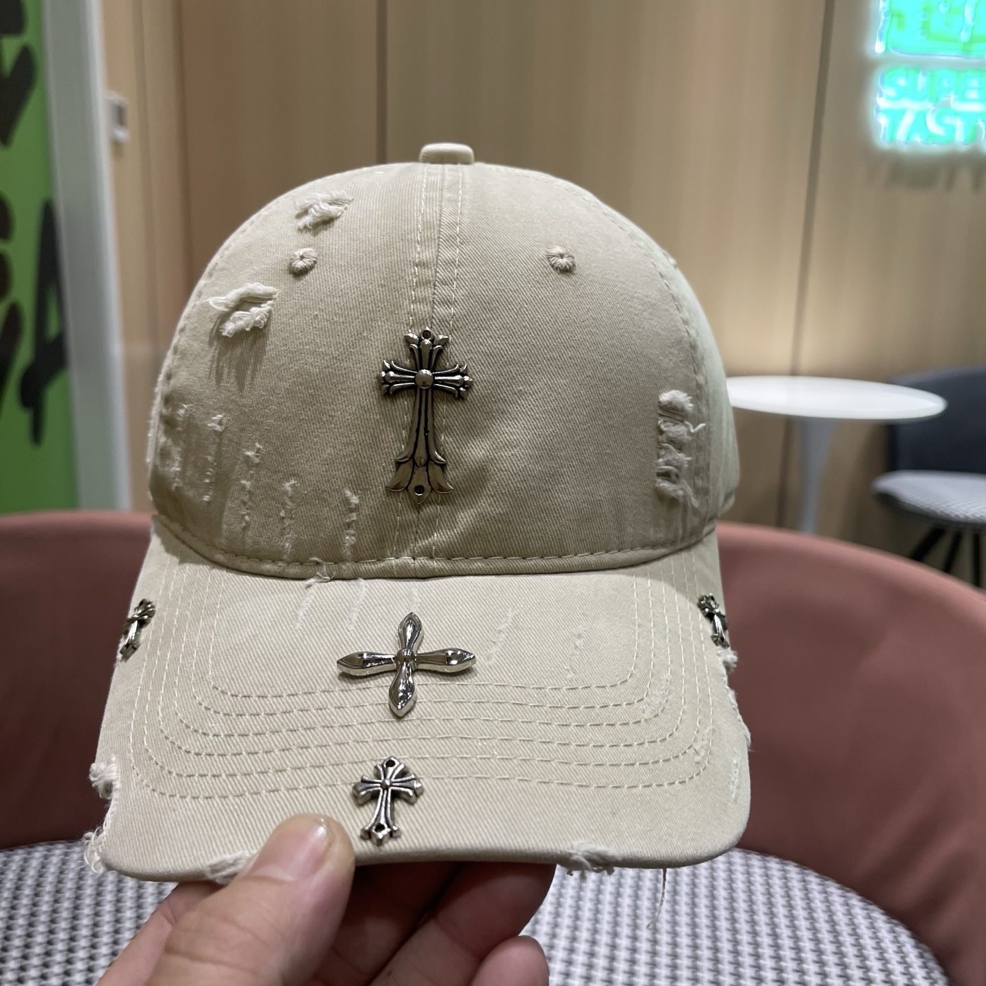 Chrome hearts 克罗心 新款十字架 高品质棒球帽，网红时尚博主同款！墙裂推荐！质量巨好！谁戴