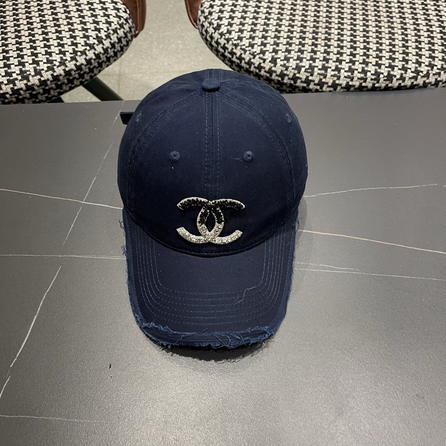 CHANEL香奈儿 时尚高品质小香棒球帽女士新款春夏款破洞牛仔鸭舌帽大头显脸小