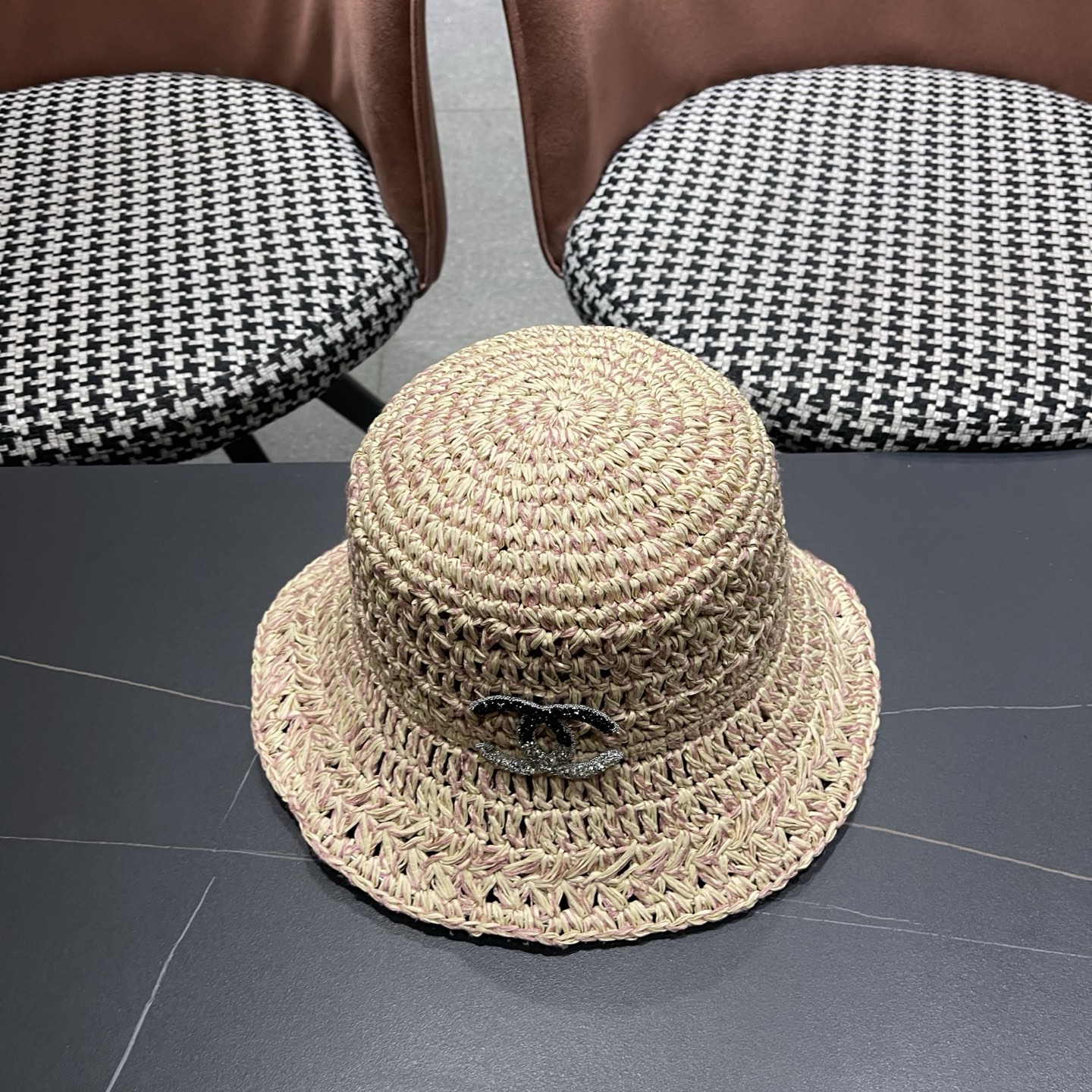 香奈儿CHANEL 慵懒风手工编织草帽女夏季海边沙滩度假透气镂空遮阳渔夫帽太阳帽