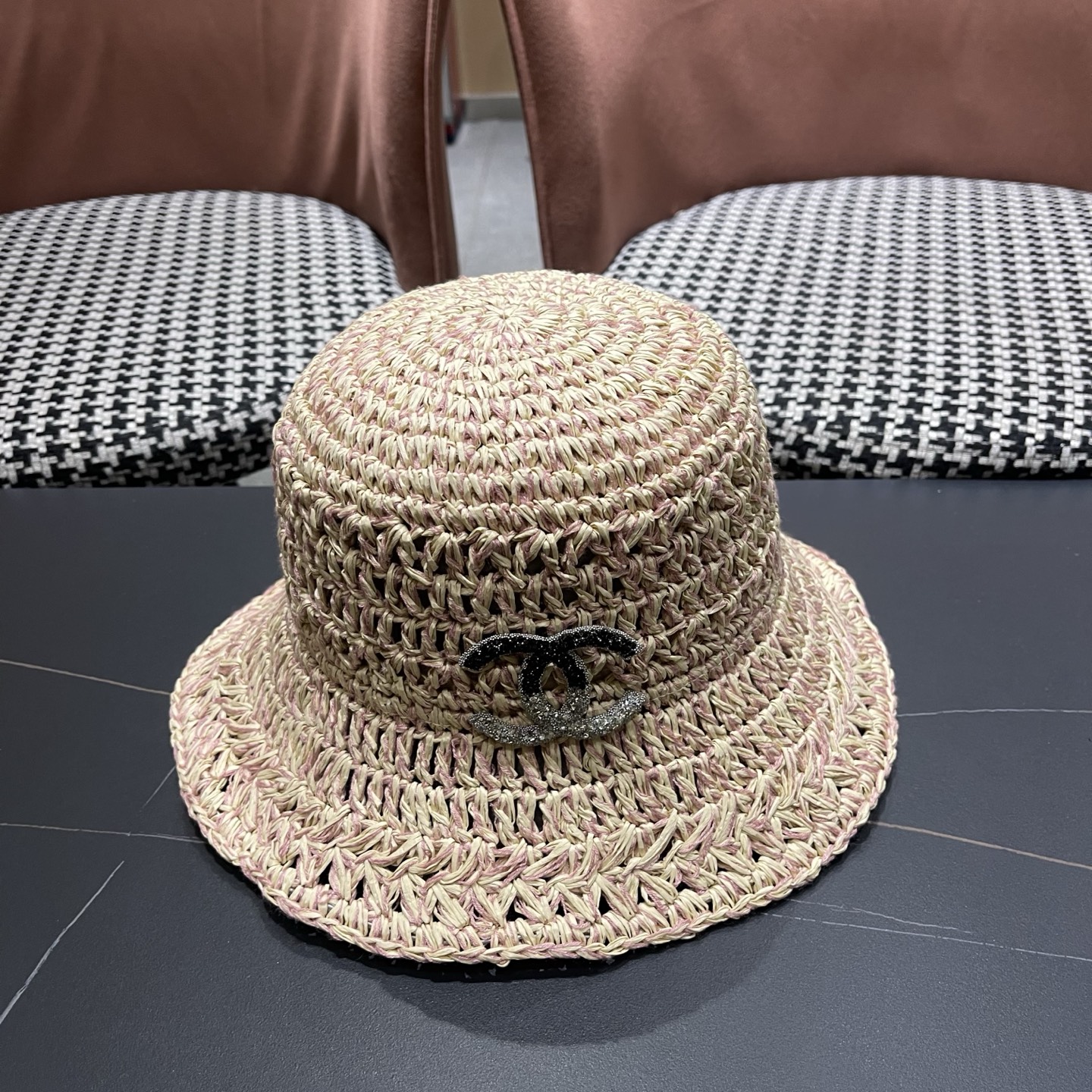 香奈儿CHANEL 慵懒风手工编织草帽女夏季海边沙滩度假透气镂空遮阳渔夫帽太阳帽