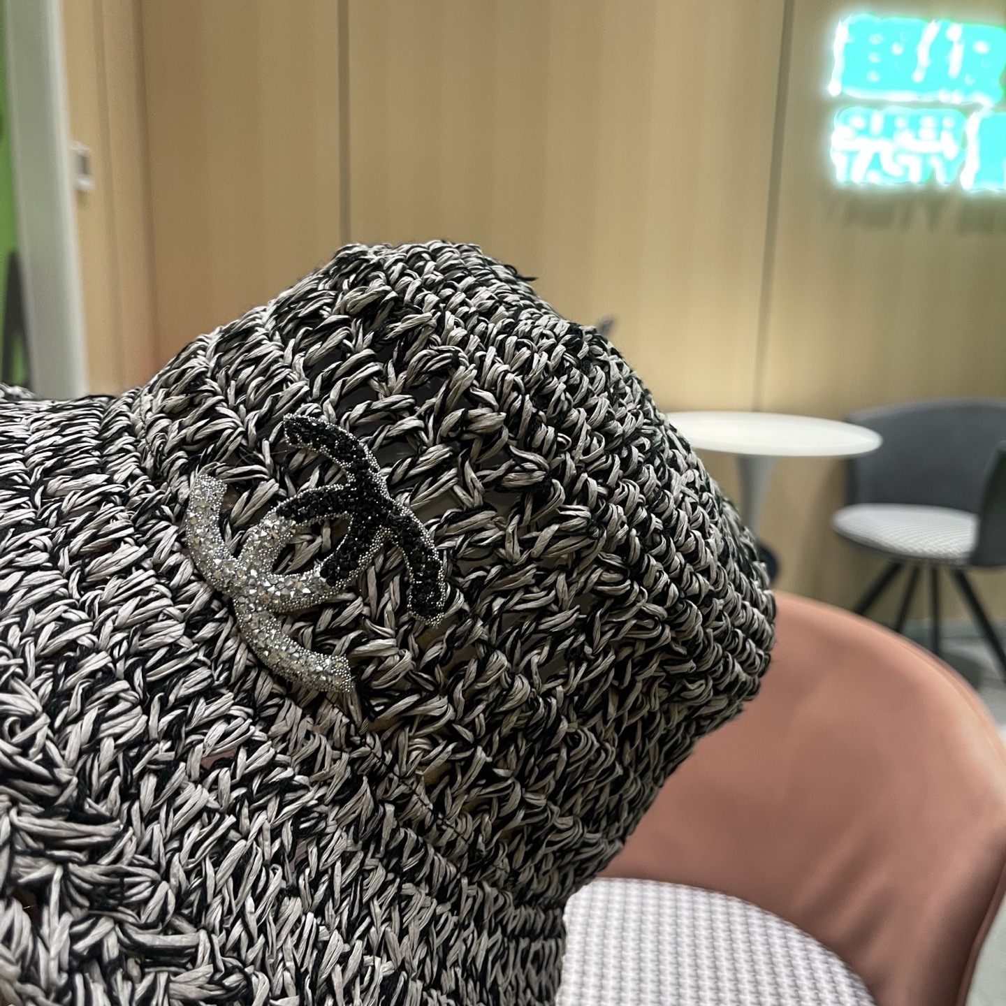 香奈儿CHANEL 慵懒风手工编织草帽女夏季海边沙滩度假透气镂空遮阳渔夫帽太阳帽