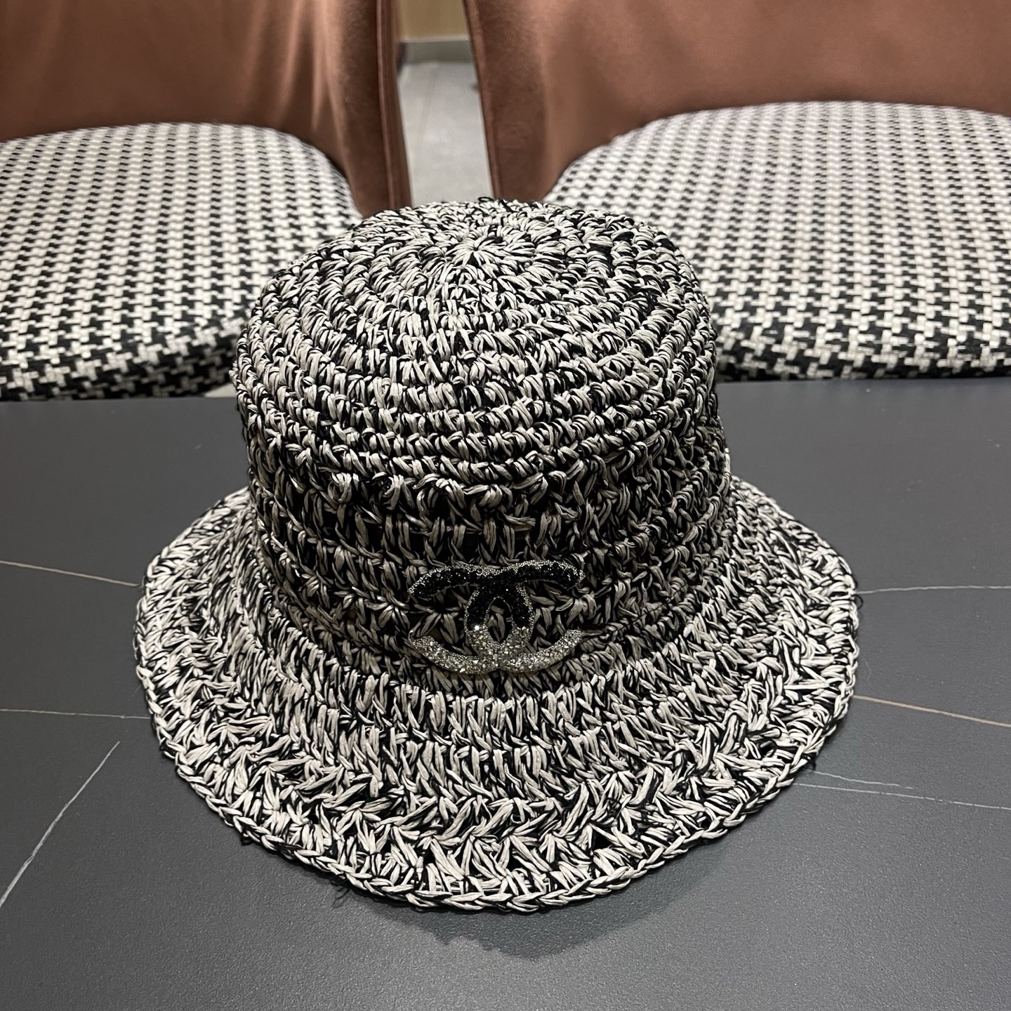 香奈儿CHANEL 慵懒风手工编织草帽女夏季海边沙滩度假透气镂空遮阳渔夫帽太阳帽