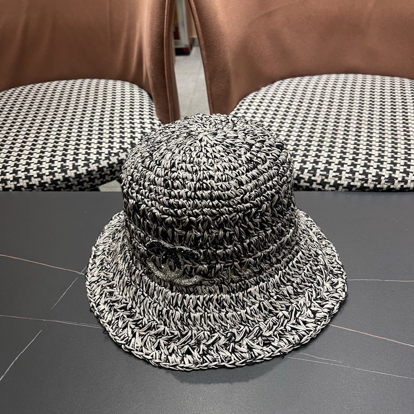 香奈儿CHANEL 慵懒风手工编织草帽女夏季海边沙滩度假透气镂空遮阳渔夫帽太阳帽