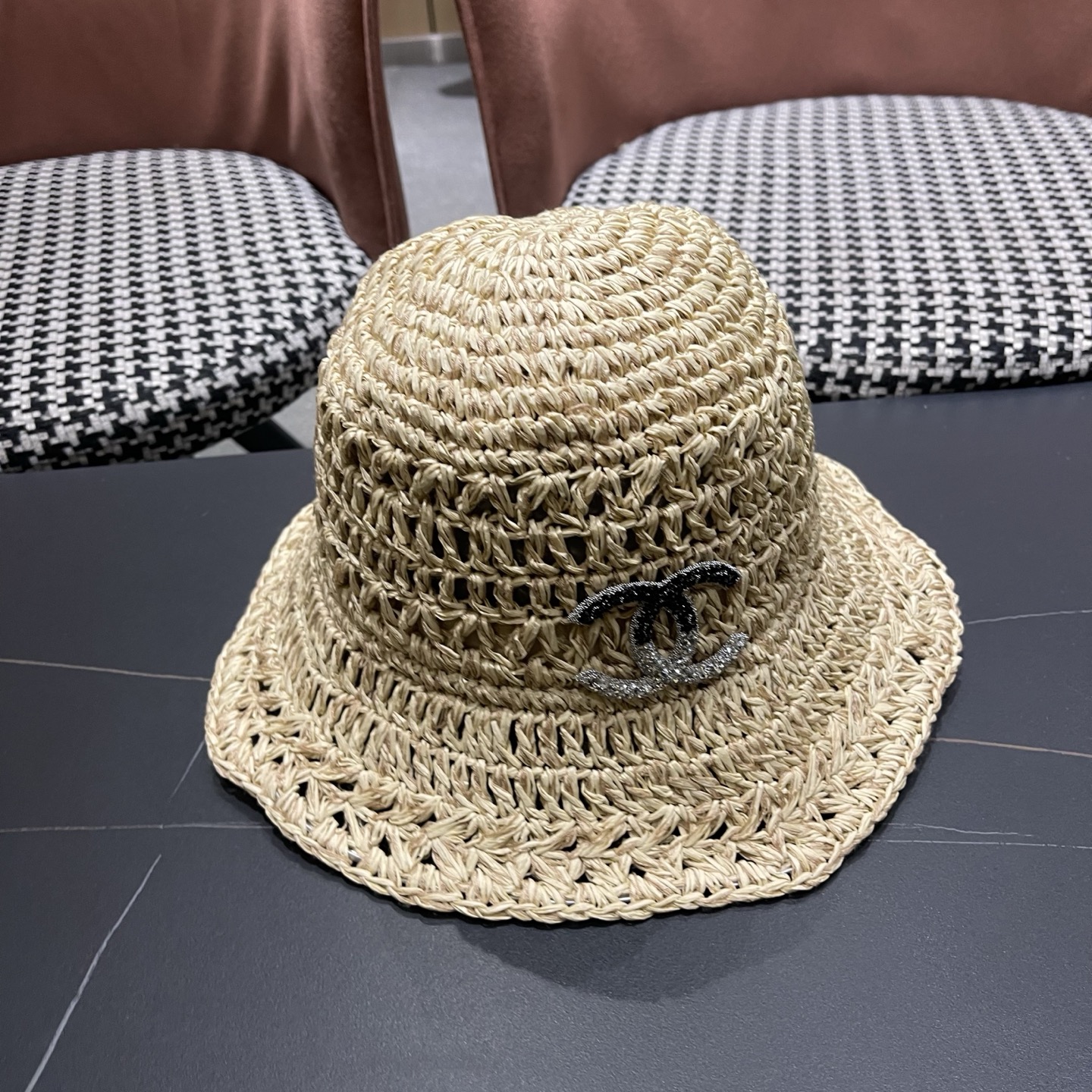 香奈儿CHANEL 慵懒风手工编织草帽女夏季海边沙滩度假透气镂空遮阳渔夫帽太阳帽