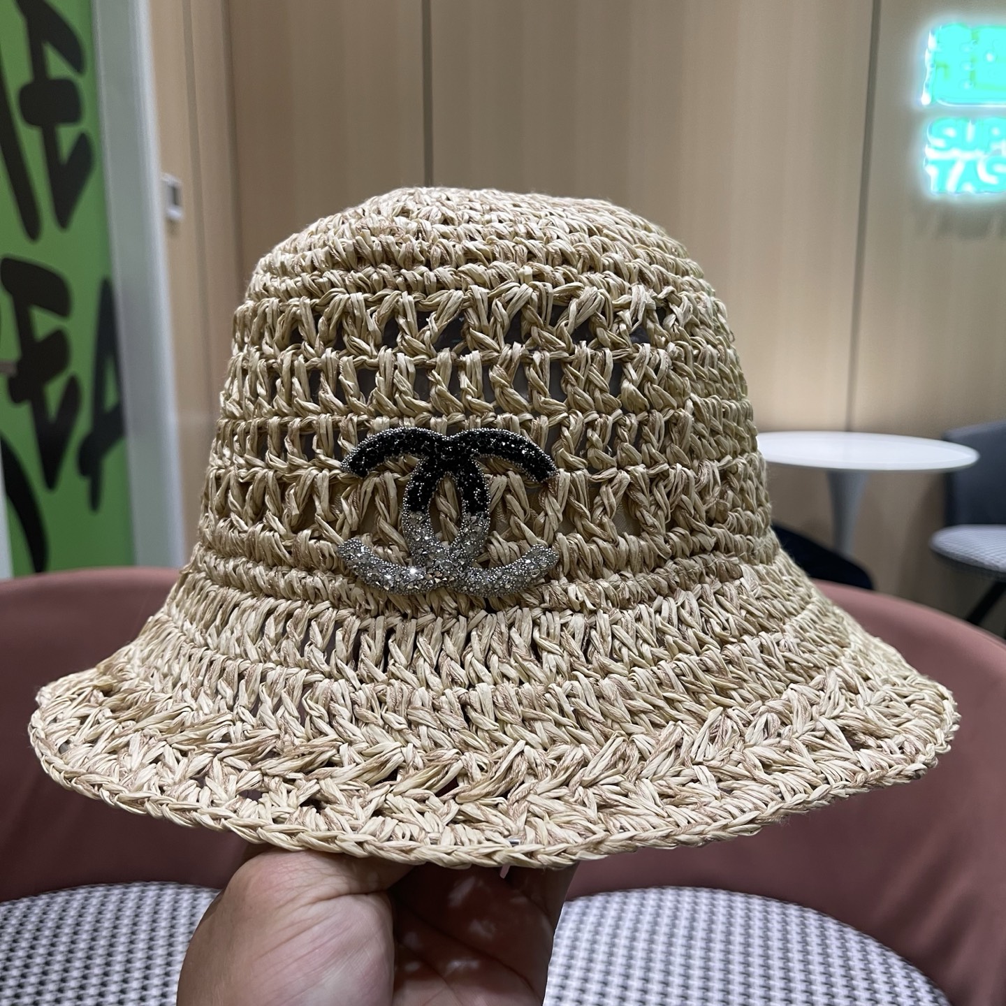 香奈儿CHANEL 慵懒风手工编织草帽女夏季海边沙滩度假透气镂空遮阳渔夫帽太阳帽