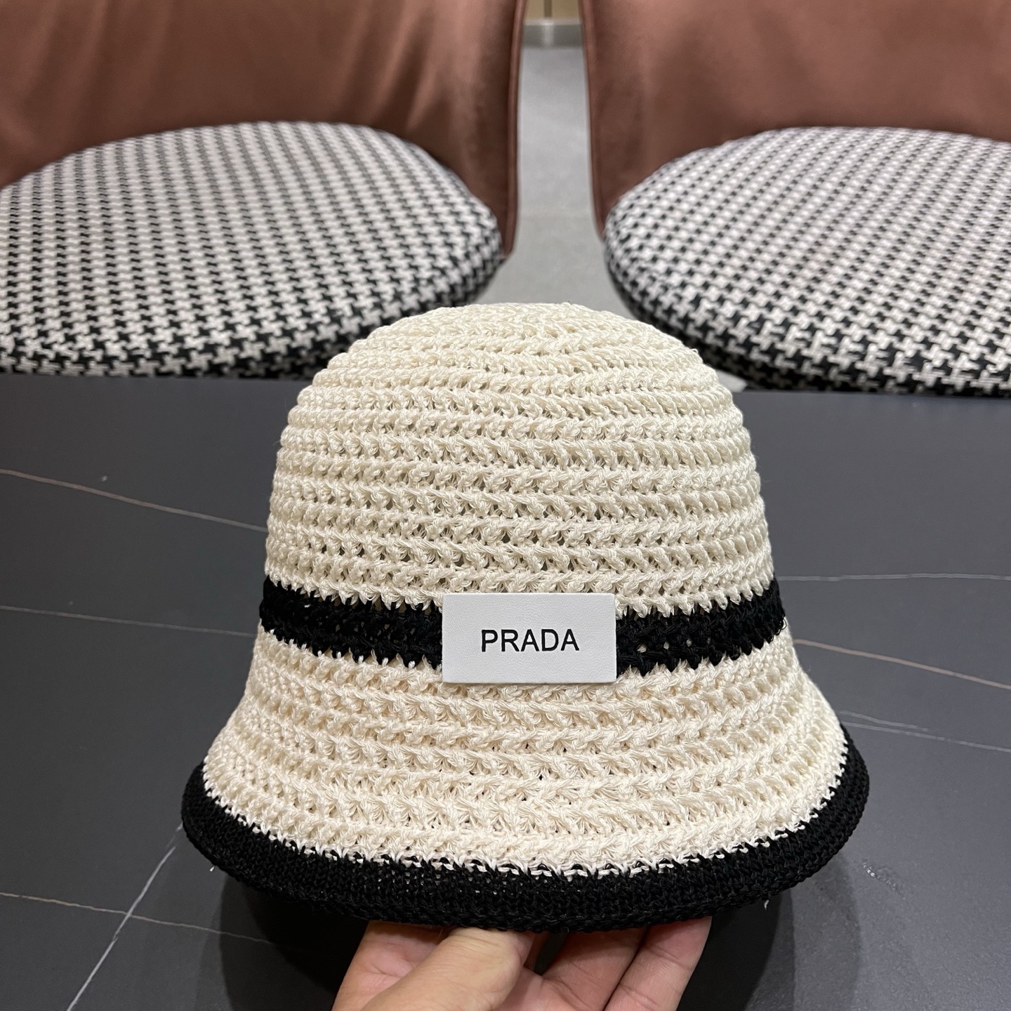 普拉达PRADA 拼色编织渔夫帽女春秋季透气遮脸水桶帽子显脸小百搭日系针织盆帽