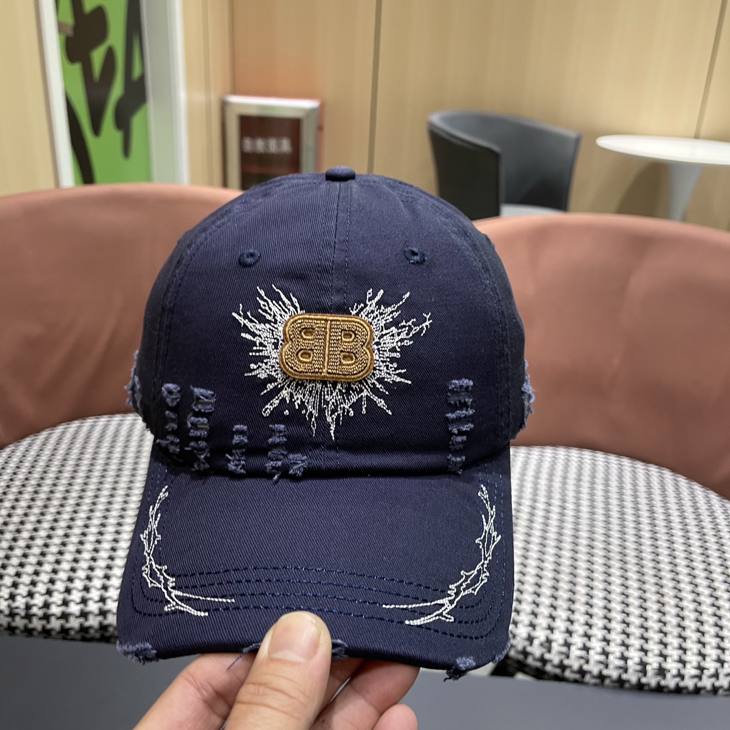 BALENCIAGA 巴黎世家2026韩版街头新款羽翼刺绣棒球帽女大头围显脸小百搭小众鸭舌帽男