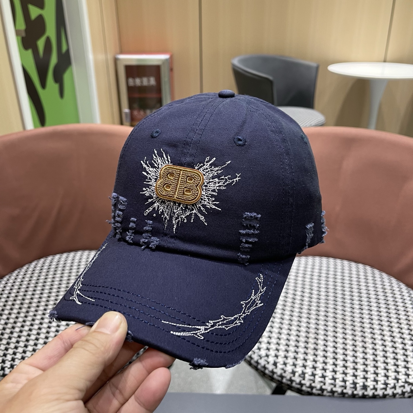 BALENCIAGA 巴黎世家2026韩版街头新款羽翼刺绣棒球帽女大头围显脸小百搭小众鸭舌帽男