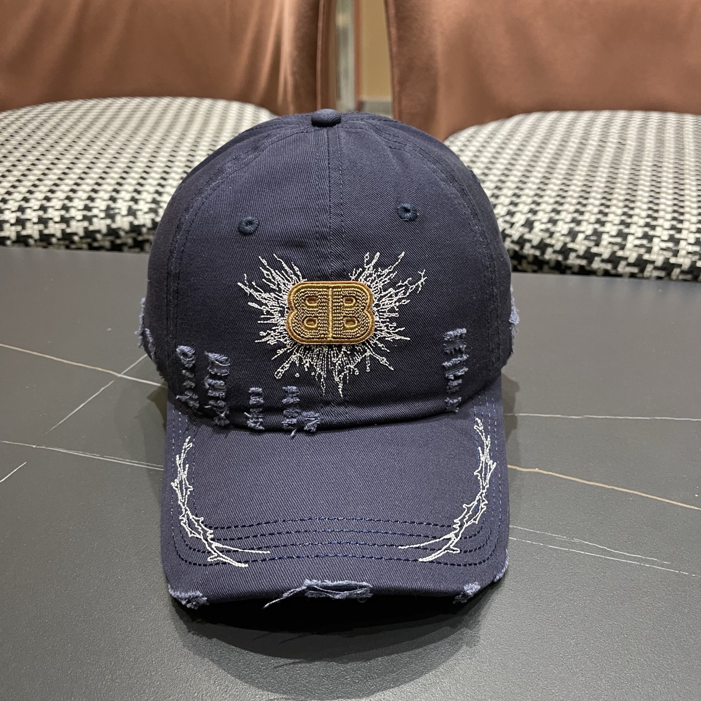 BALENCIAGA 巴黎世家2026韩版街头新款羽翼刺绣棒球帽女大头围显脸小百搭小众鸭舌帽男