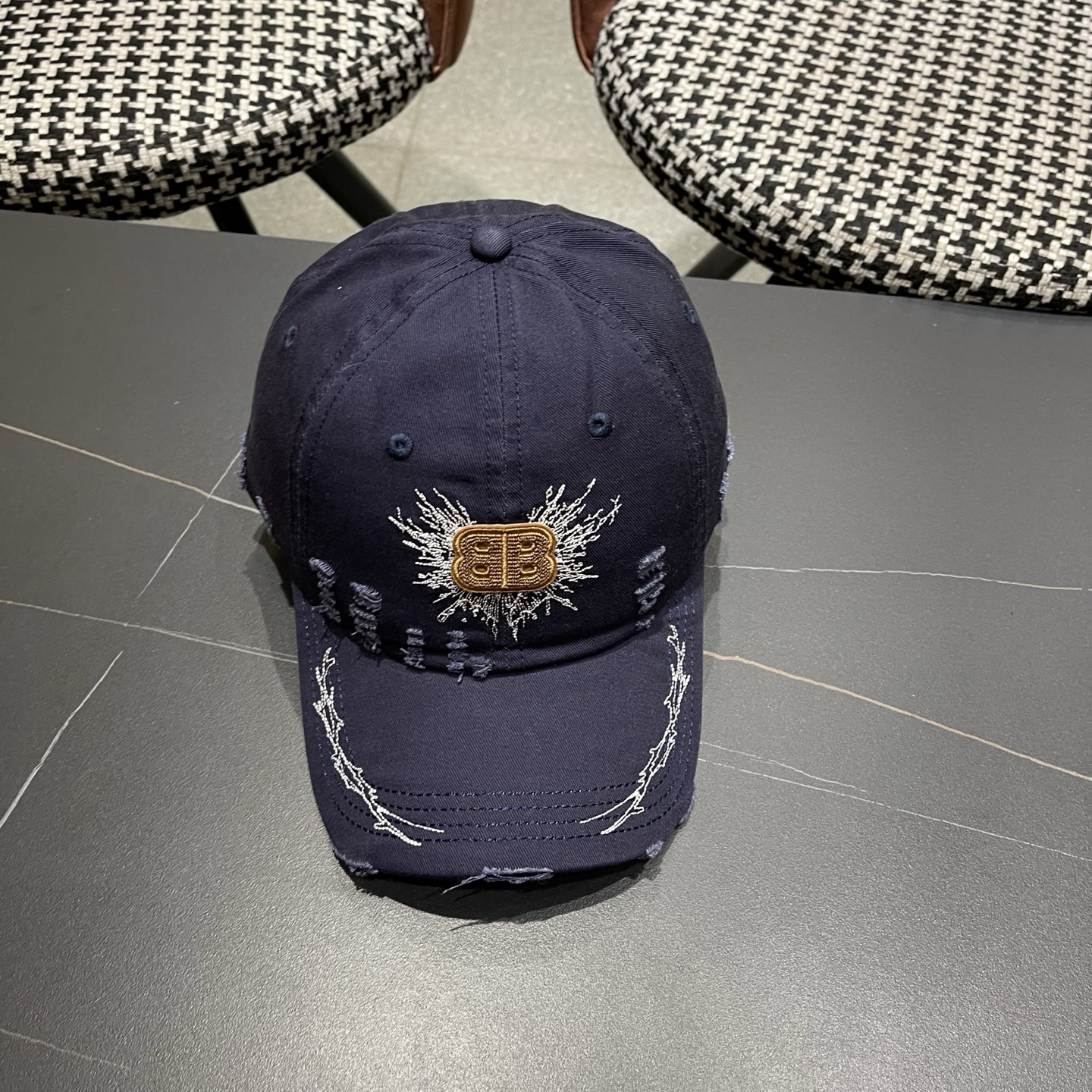 BALENCIAGA 巴黎世家2026韩版街头新款羽翼刺绣棒球帽女大头围显脸小百搭小众鸭舌帽男