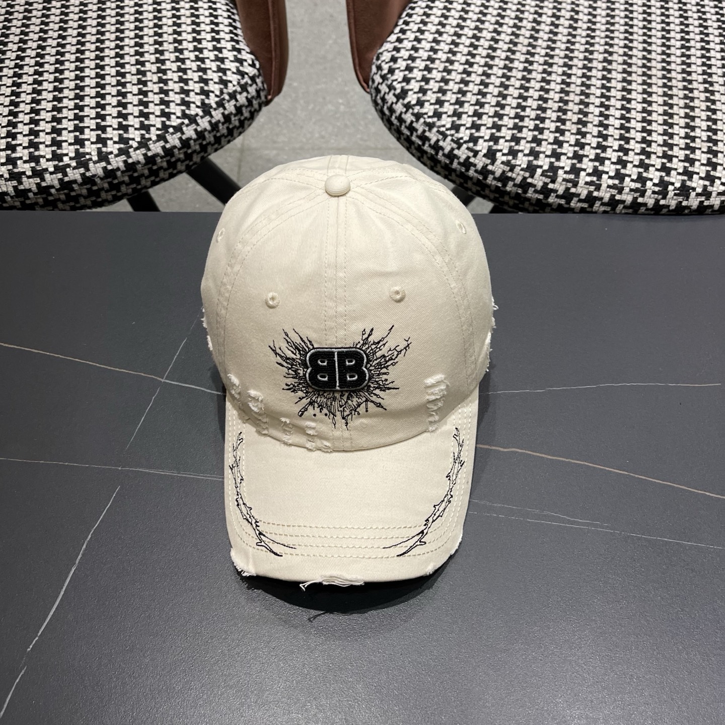 BALENCIAGA 巴黎世家2026韩版街头新款羽翼刺绣棒球帽女大头围显脸小百搭小众鸭舌帽男